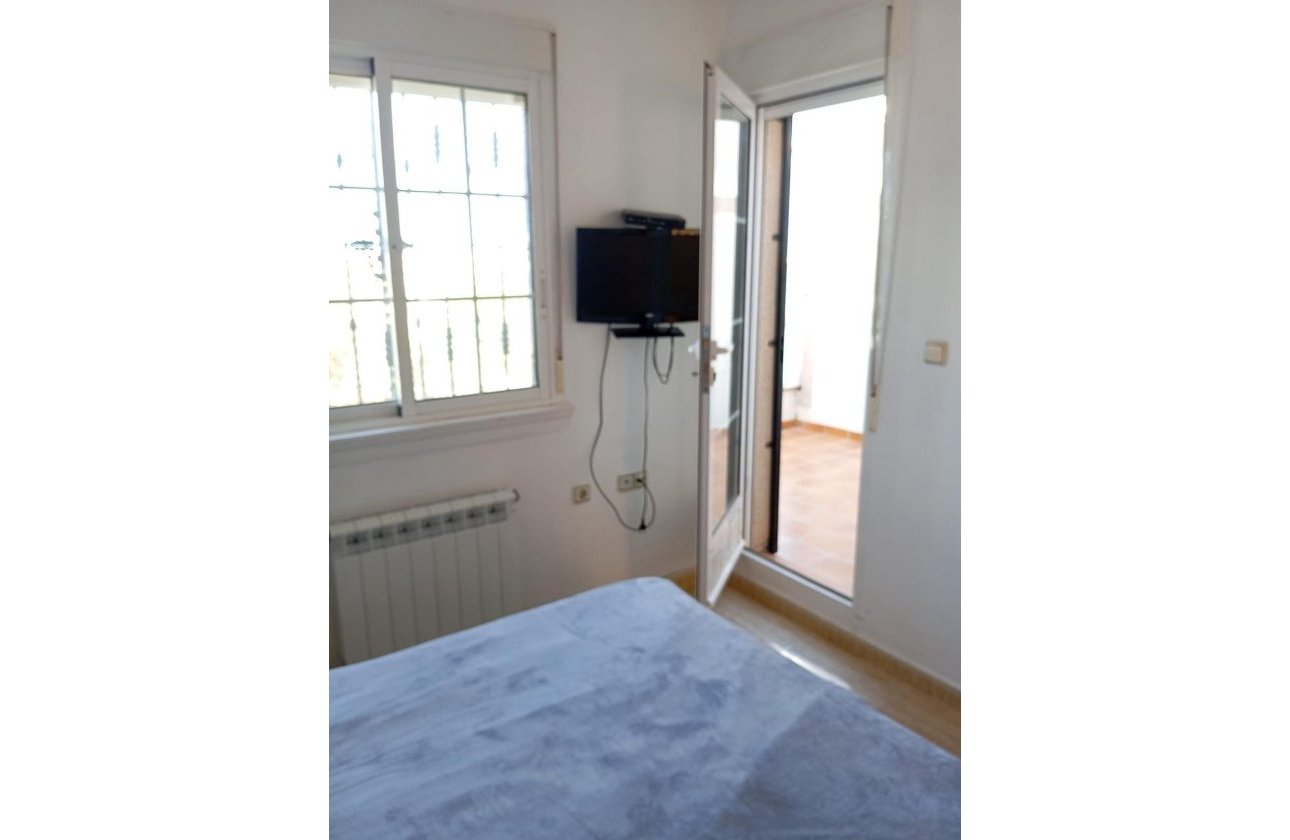 Herverkoop - Bungalow -
Orihuela Costa - PAU 26