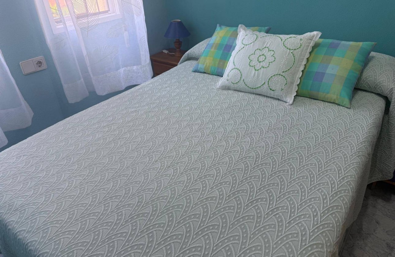 Herverkoop - Bungalow -
Orihuela Costa - Playa Flamenca