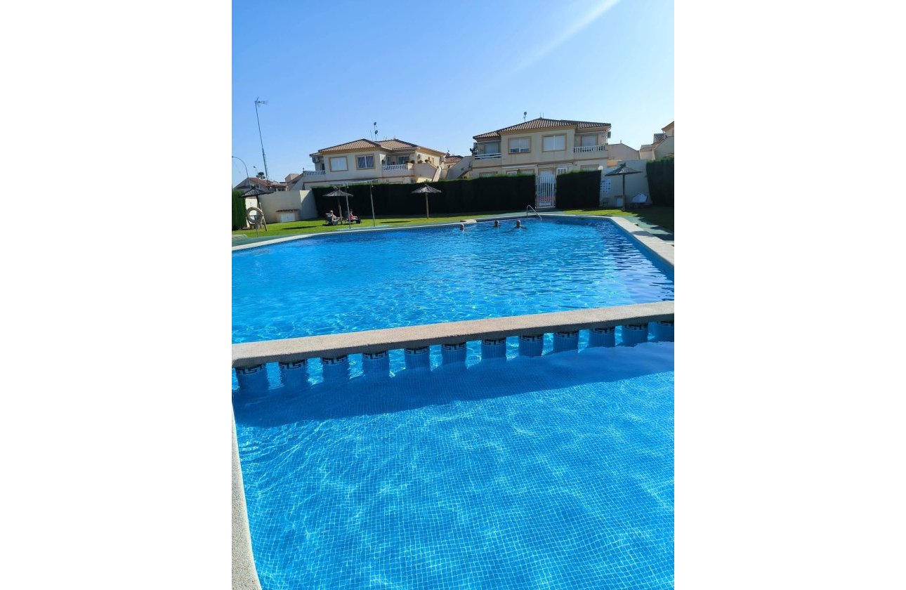 Herverkoop - Bungalow -
Orihuela Costa - Playa Flamenca