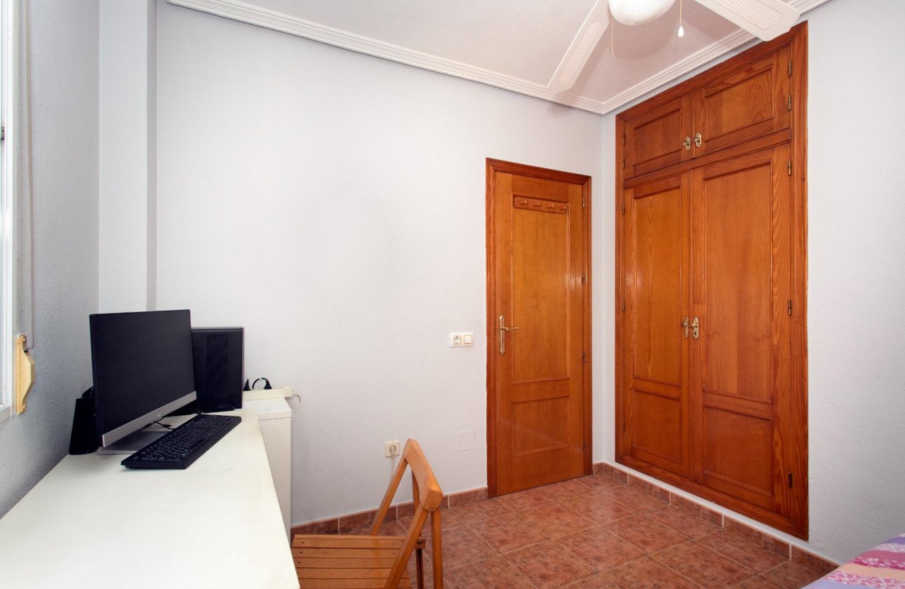 Herverkoop - Bungalow -
Orihuela Costa - Punta Prima