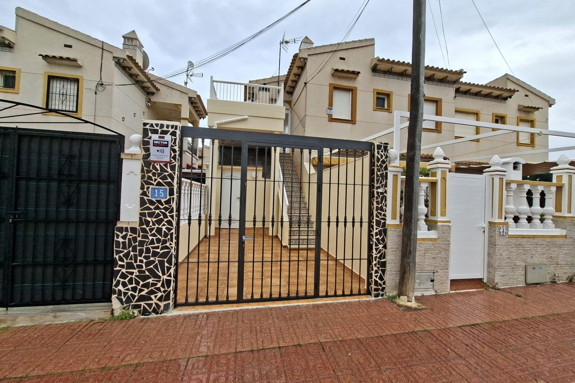 Herverkoop - Bungalow -
Orihuela Costa - Punta Prima