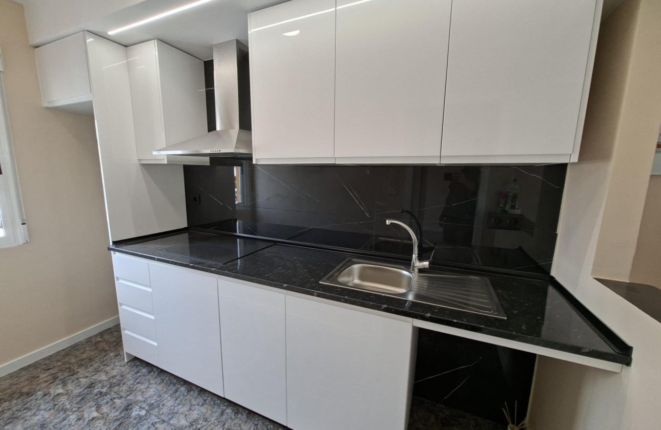 Herverkoop - Bungalow -
Orihuela Costa - Punta Prima