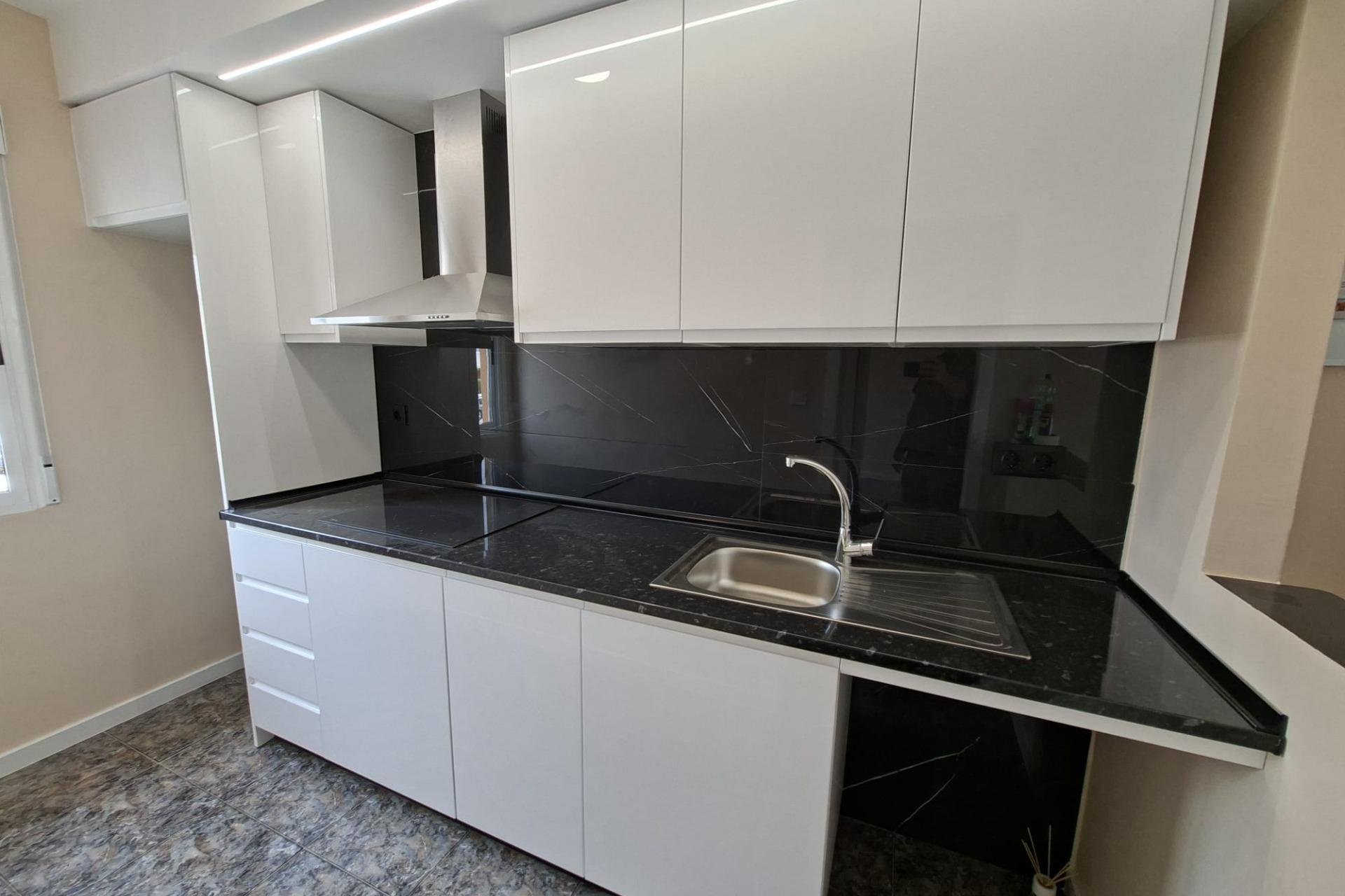 Herverkoop - Bungalow -
Orihuela Costa - Punta Prima