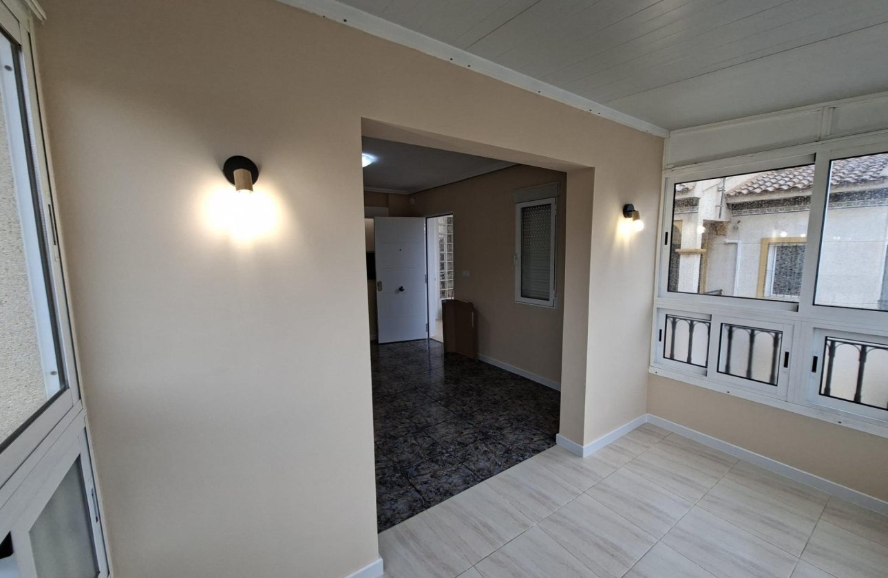 Herverkoop - Bungalow -
Orihuela Costa - Punta Prima