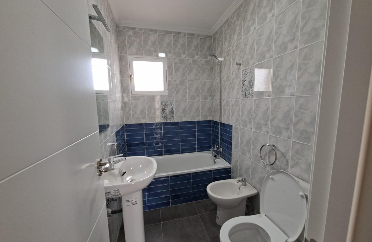 Herverkoop - Bungalow -
Orihuela Costa - Punta Prima