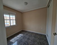 Herverkoop - Bungalow -
Orihuela Costa - Punta Prima