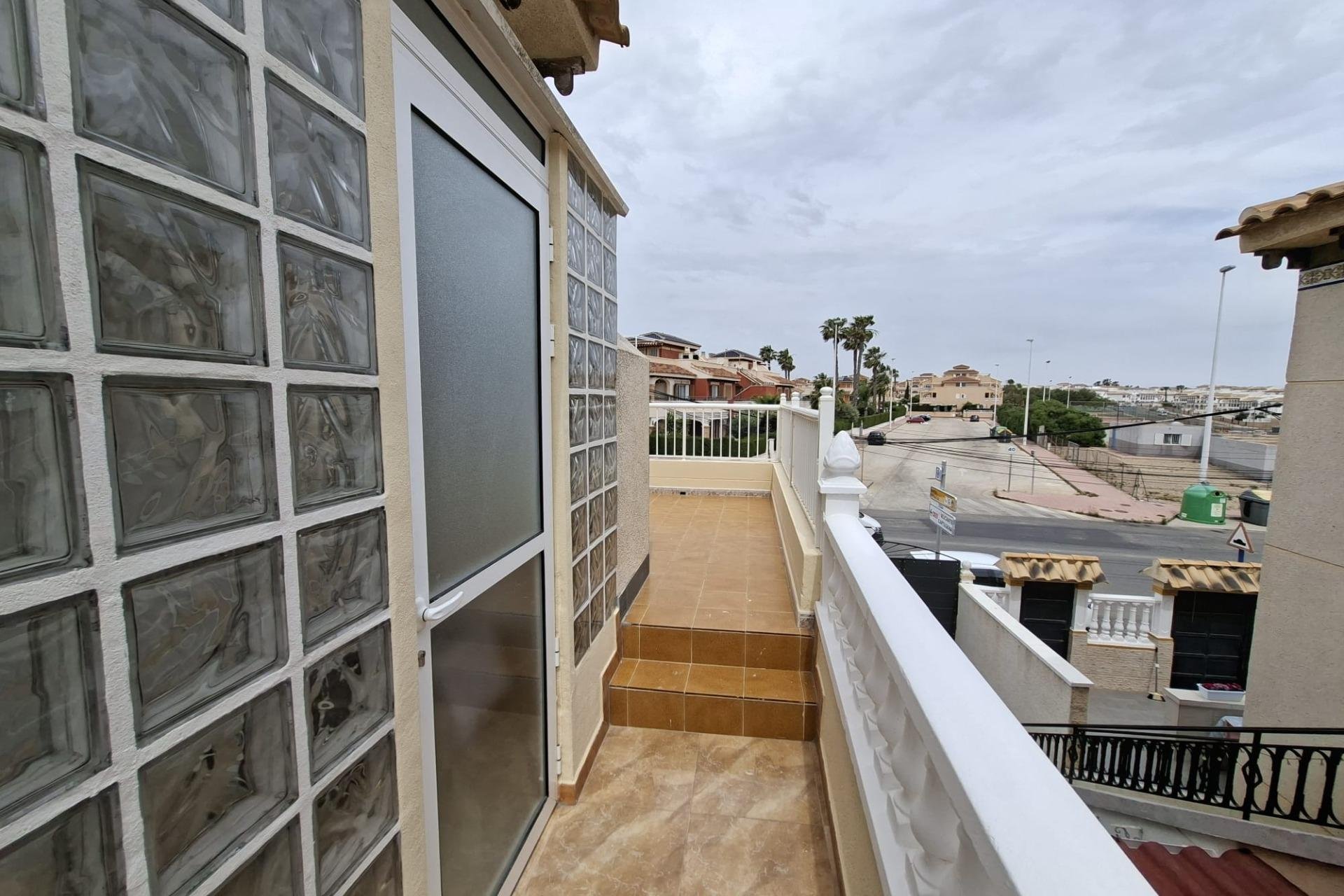 Herverkoop - Bungalow -
Orihuela Costa - Punta Prima