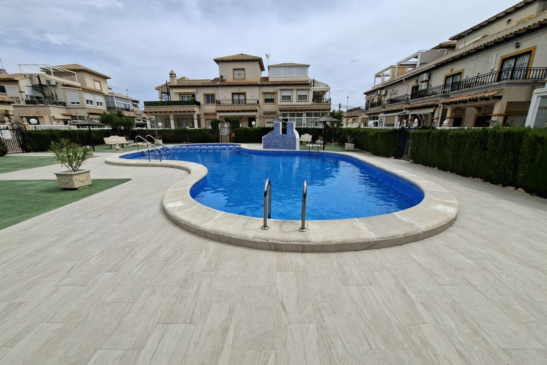 Herverkoop - Bungalow -
Orihuela Costa - Punta Prima