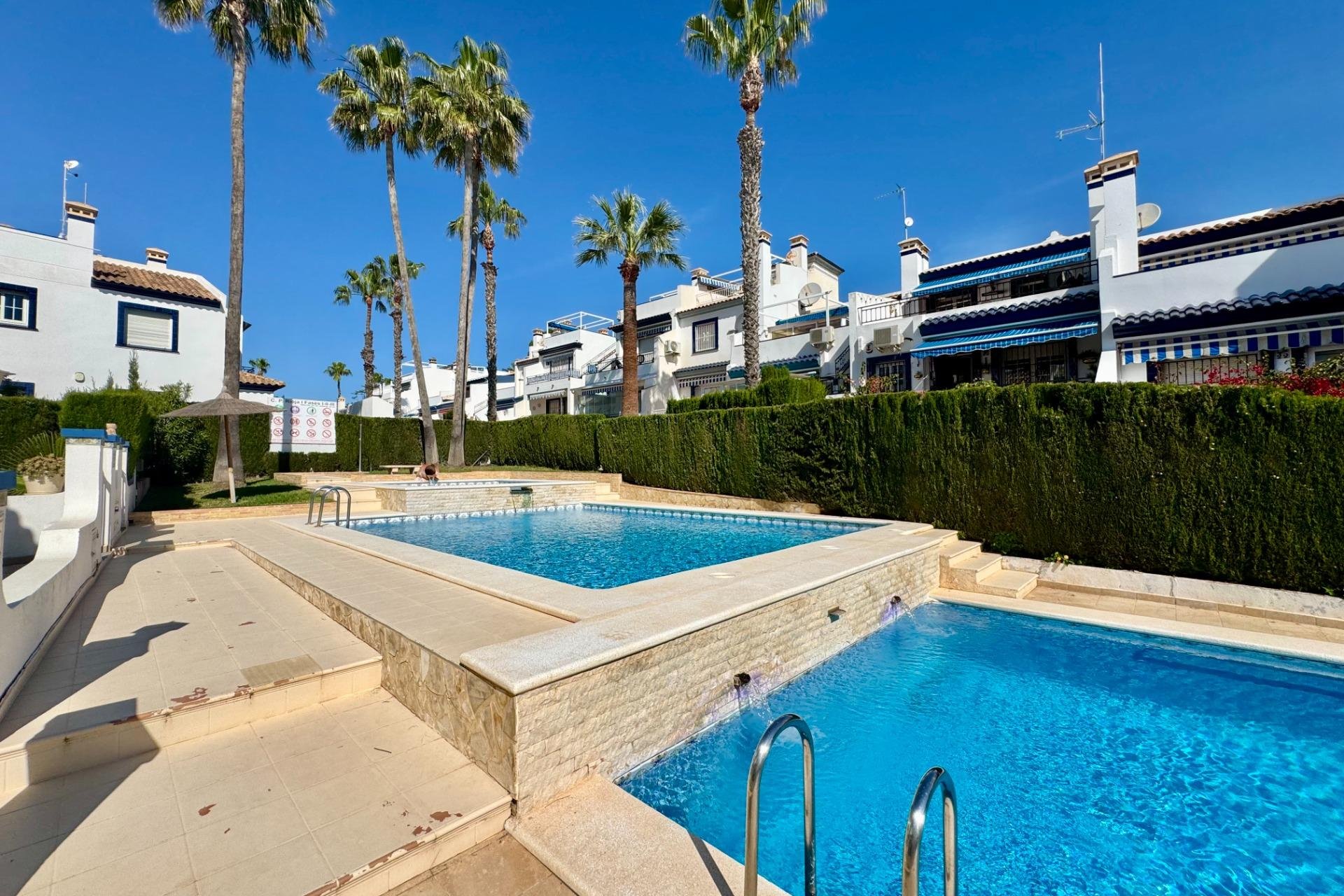 Herverkoop - Bungalow -
Orihuela Costa - Villamartín-las Filipinas