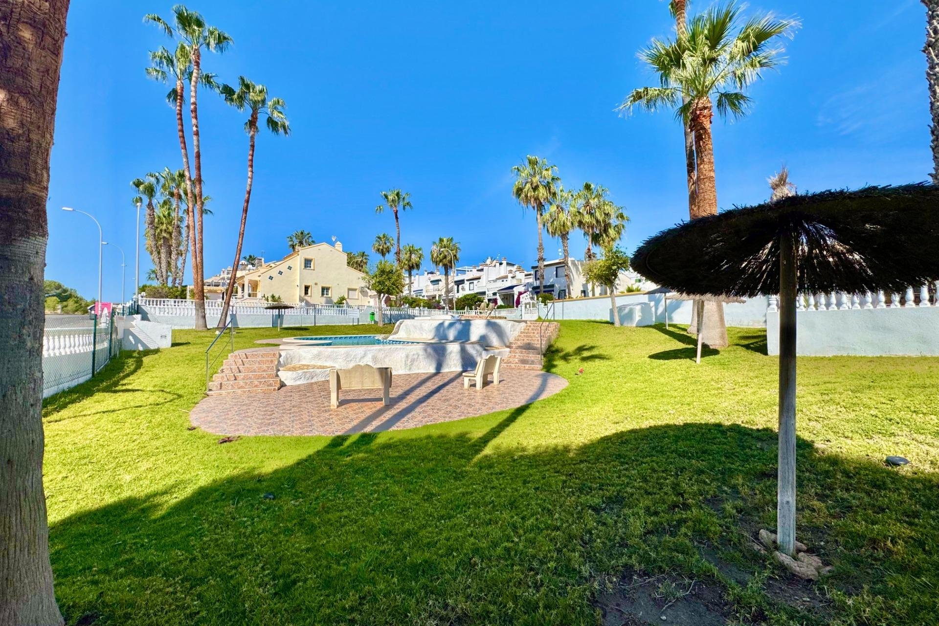 Herverkoop - Bungalow -
Orihuela Costa - Villamartín-las Filipinas