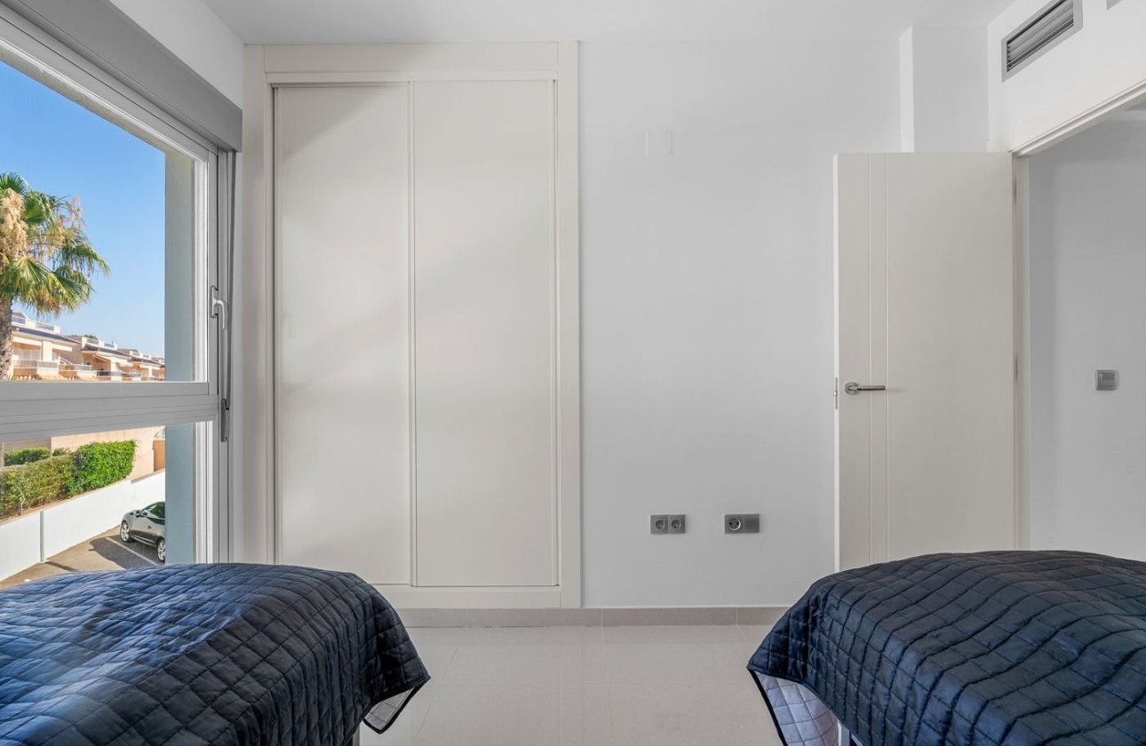 Herverkoop - Bungalow -
Punta Prima - Costa Blanca