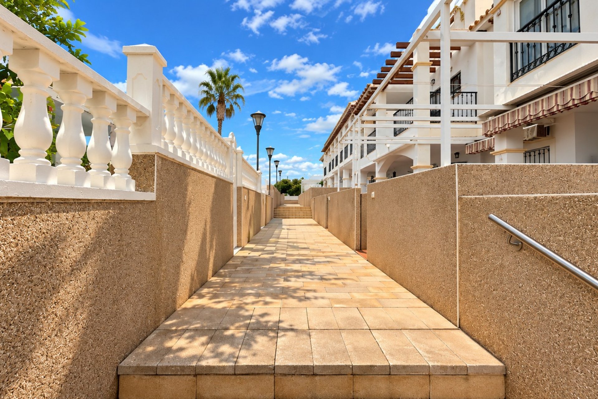Herverkoop - Bungalow -
Punta Prima - Costa Blanca