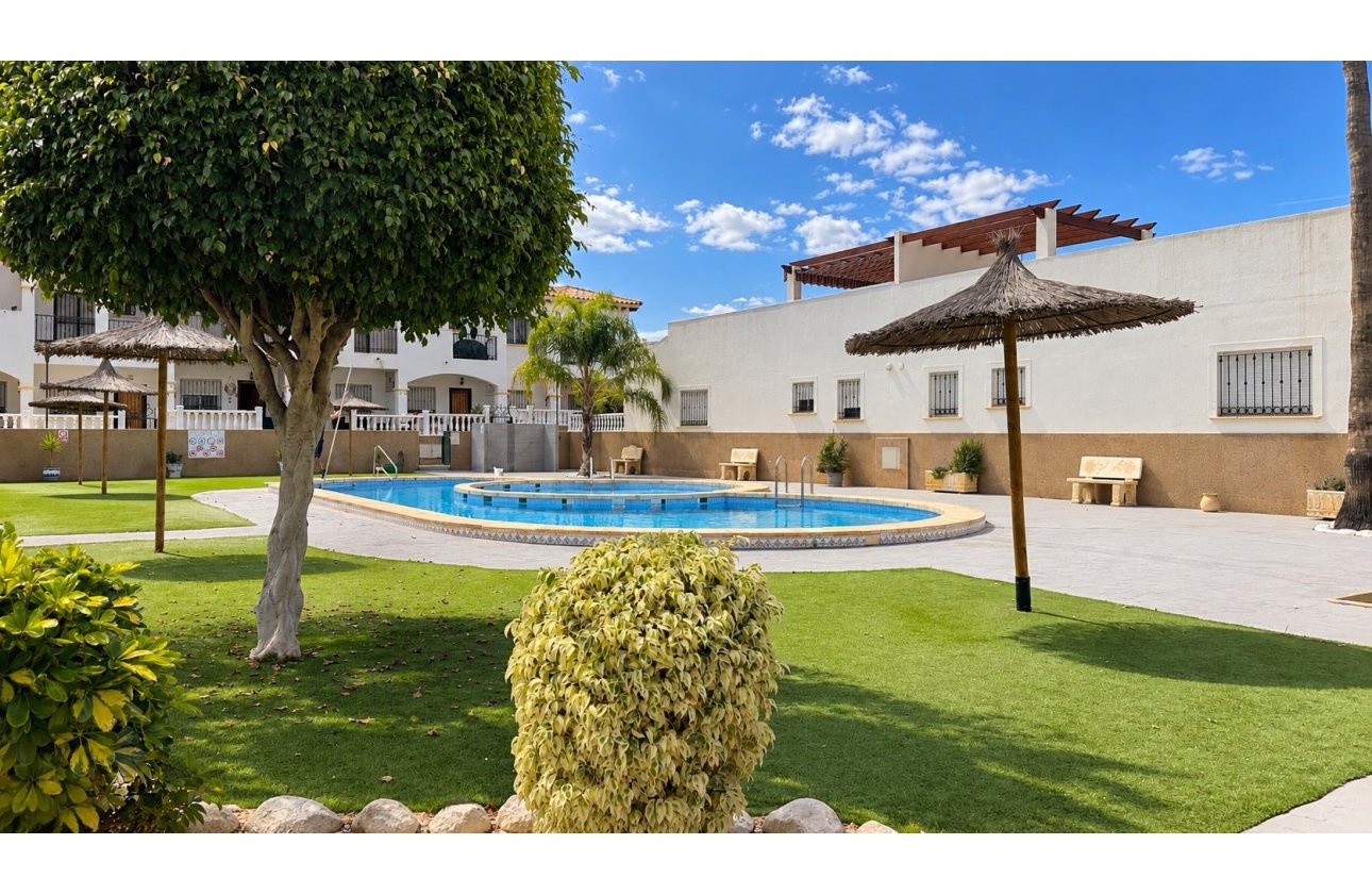 Herverkoop - Bungalow -
Punta Prima - Costa Blanca