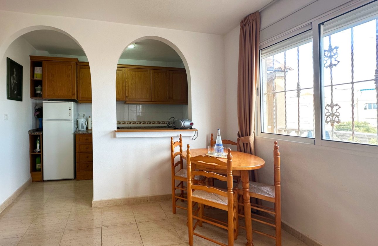 Herverkoop - Bungalow -
San Miguel de Salinas - Inland