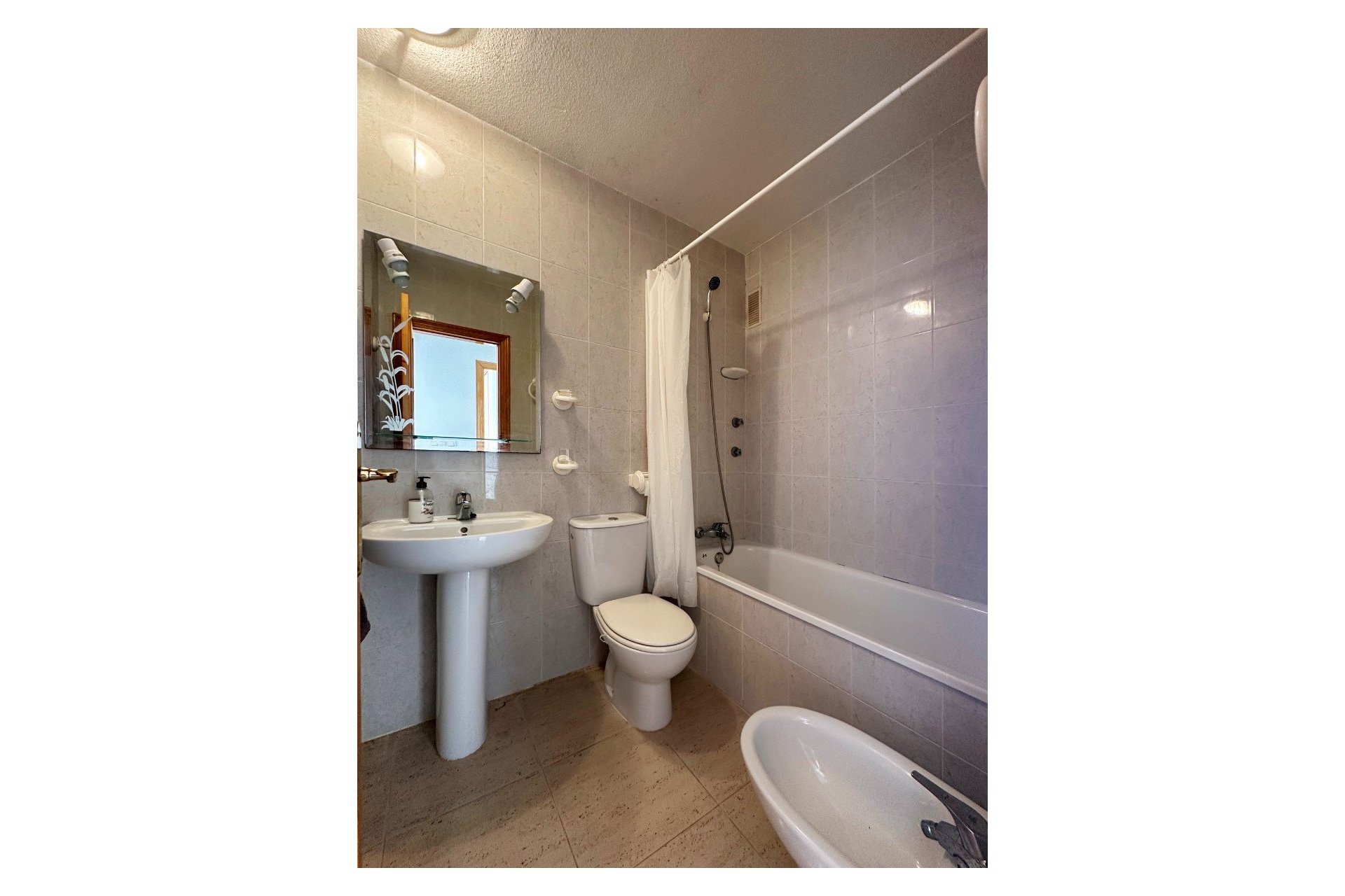 Herverkoop - Bungalow -
San Miguel de Salinas - Inland