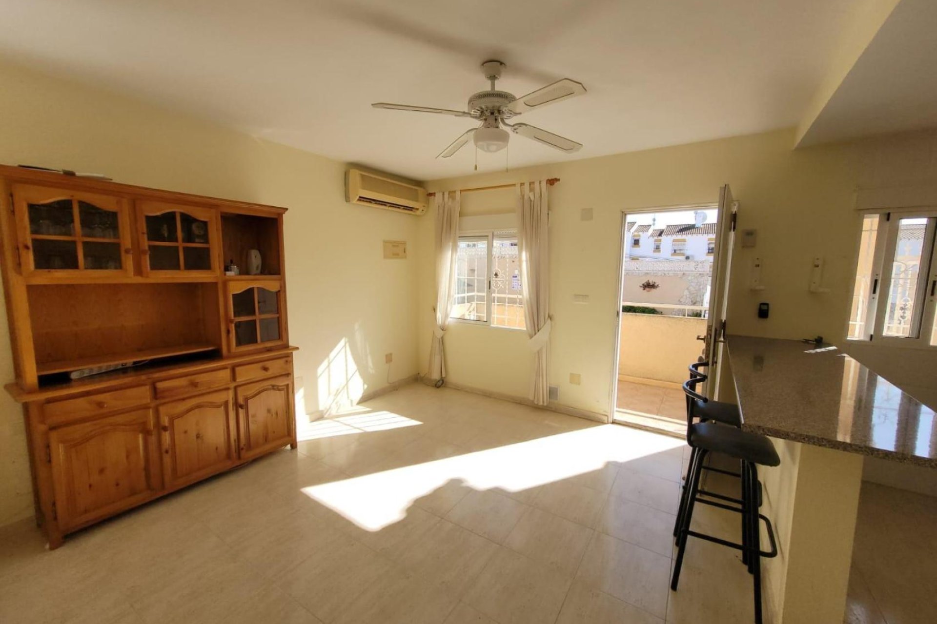 Herverkoop - Bungalow -
San Miguel de Salinas - Inland