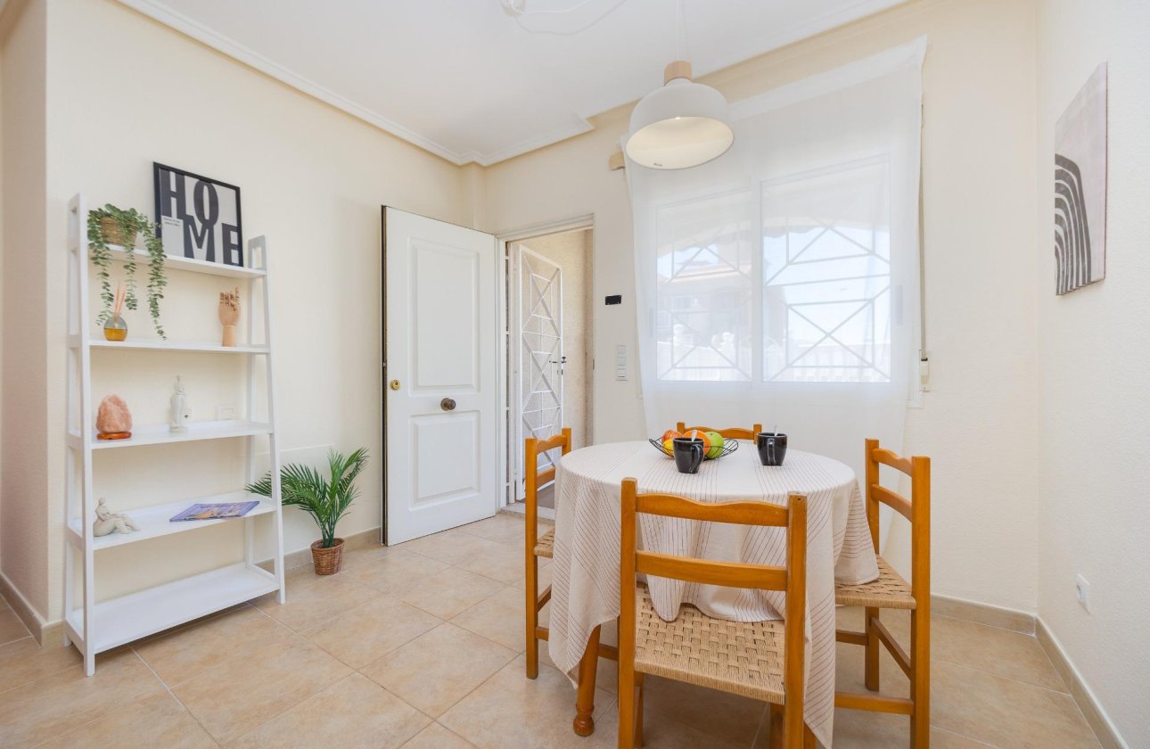 Herverkoop - Bungalow -
Torrevieja - Aguas Nuevas 1