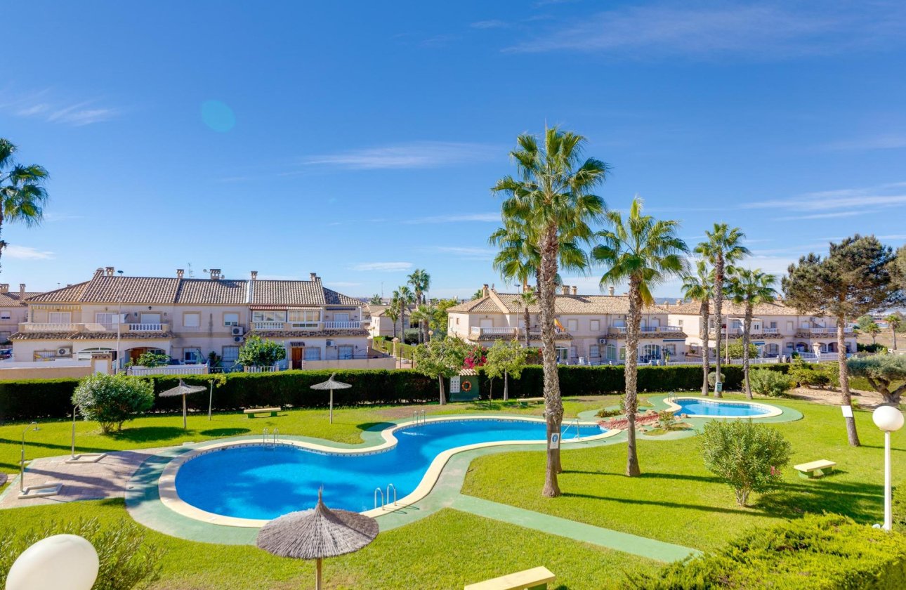 Herverkoop - Bungalow -
Torrevieja - Aguas Nuevas