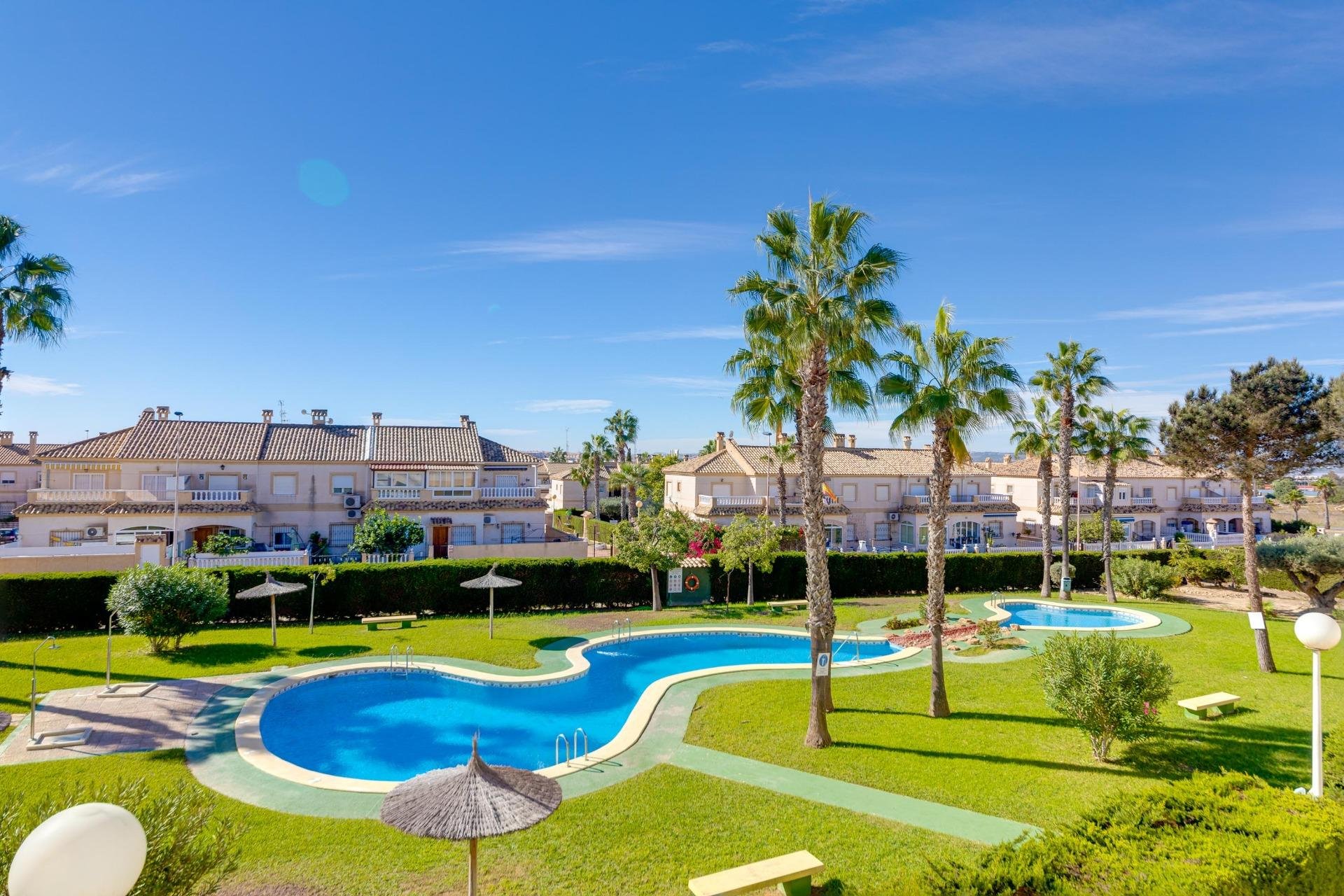 Herverkoop - Bungalow -
Torrevieja - Aguas Nuevas