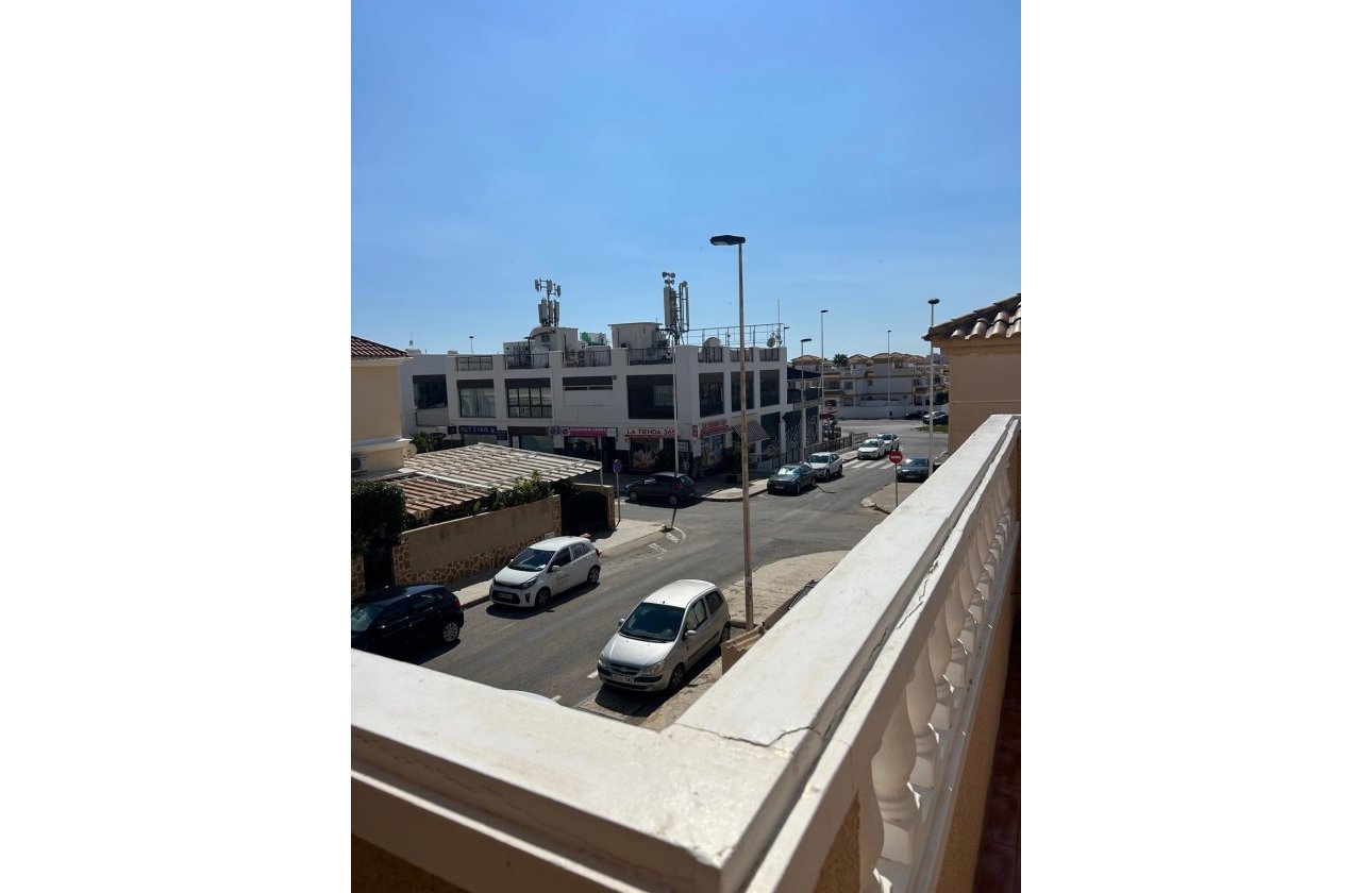 Herverkoop - Bungalow -
Torrevieja - Aguas Nuevas