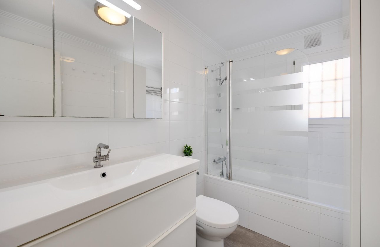 Herverkoop - Bungalow -
Torrevieja - Aguas Nuevas