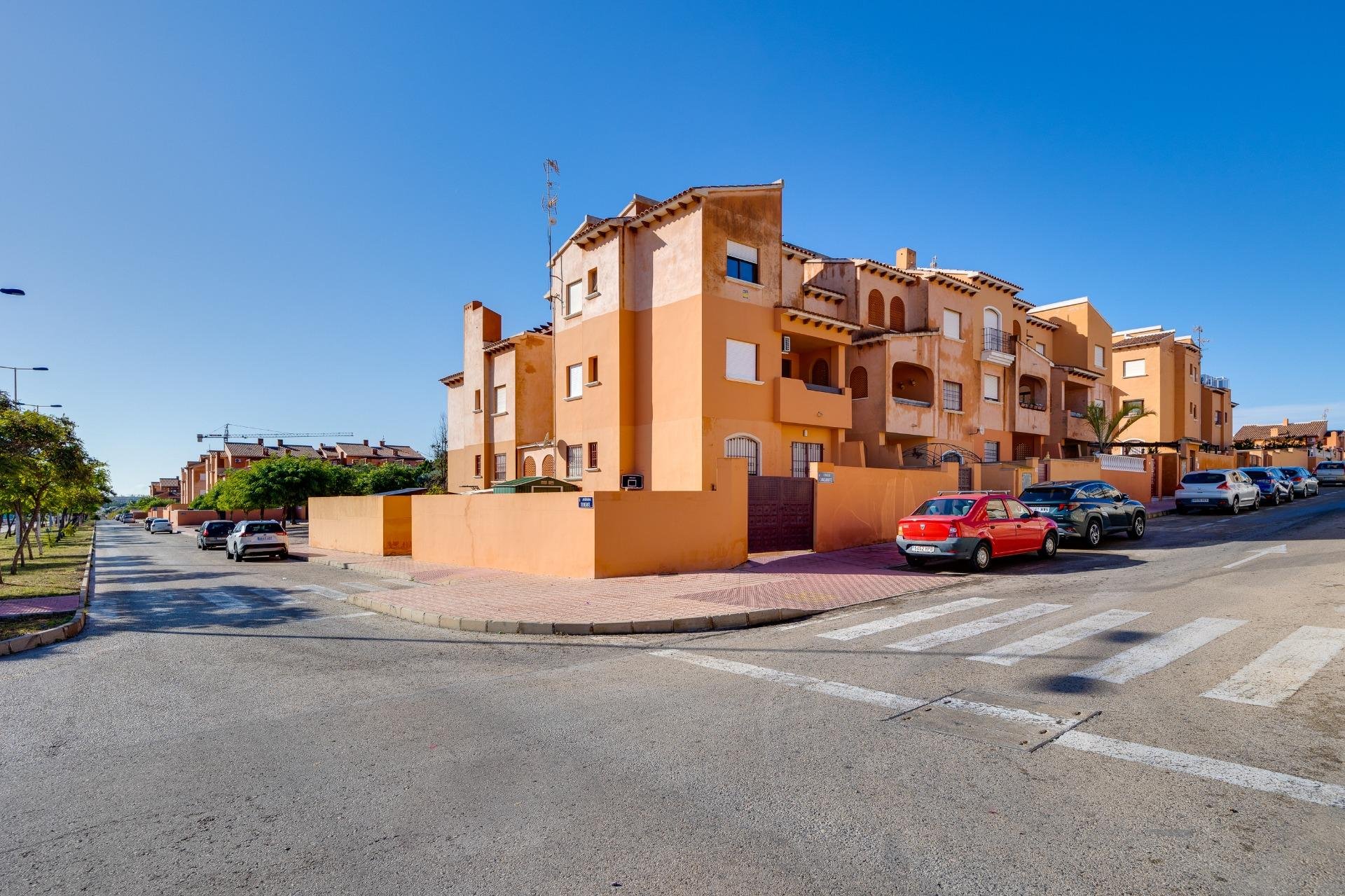 Herverkoop - Bungalow -
Torrevieja - Aguas Nuevas