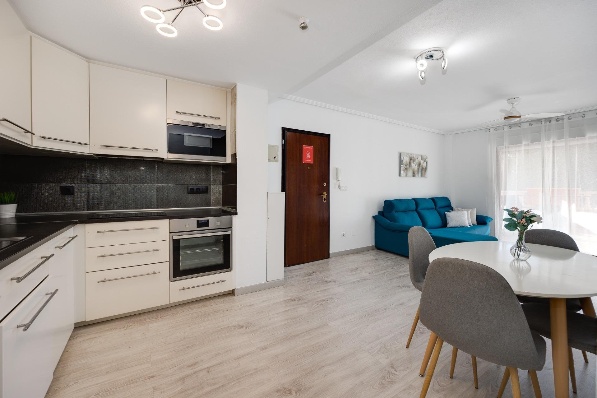 Herverkoop - Bungalow -
Torrevieja - Aguas Nuevas