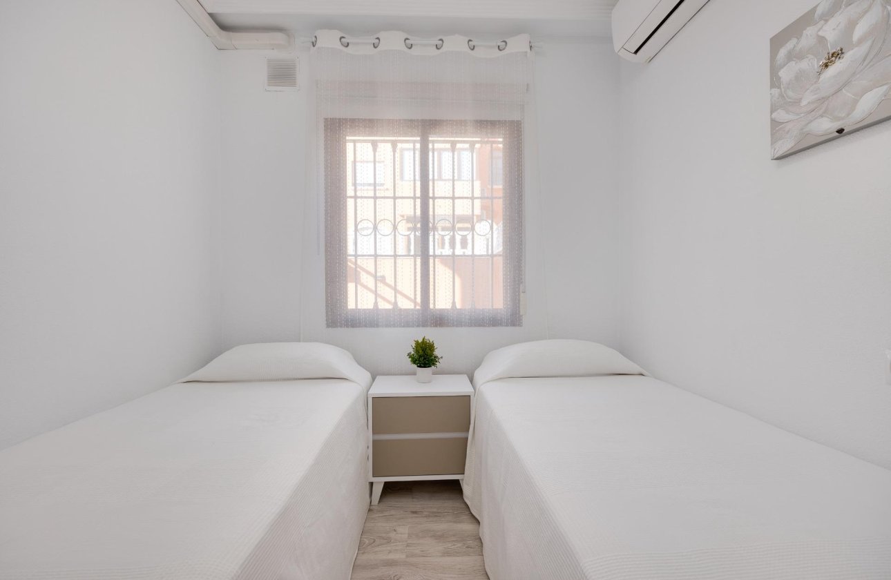 Herverkoop - Bungalow -
Torrevieja - Aguas Nuevas