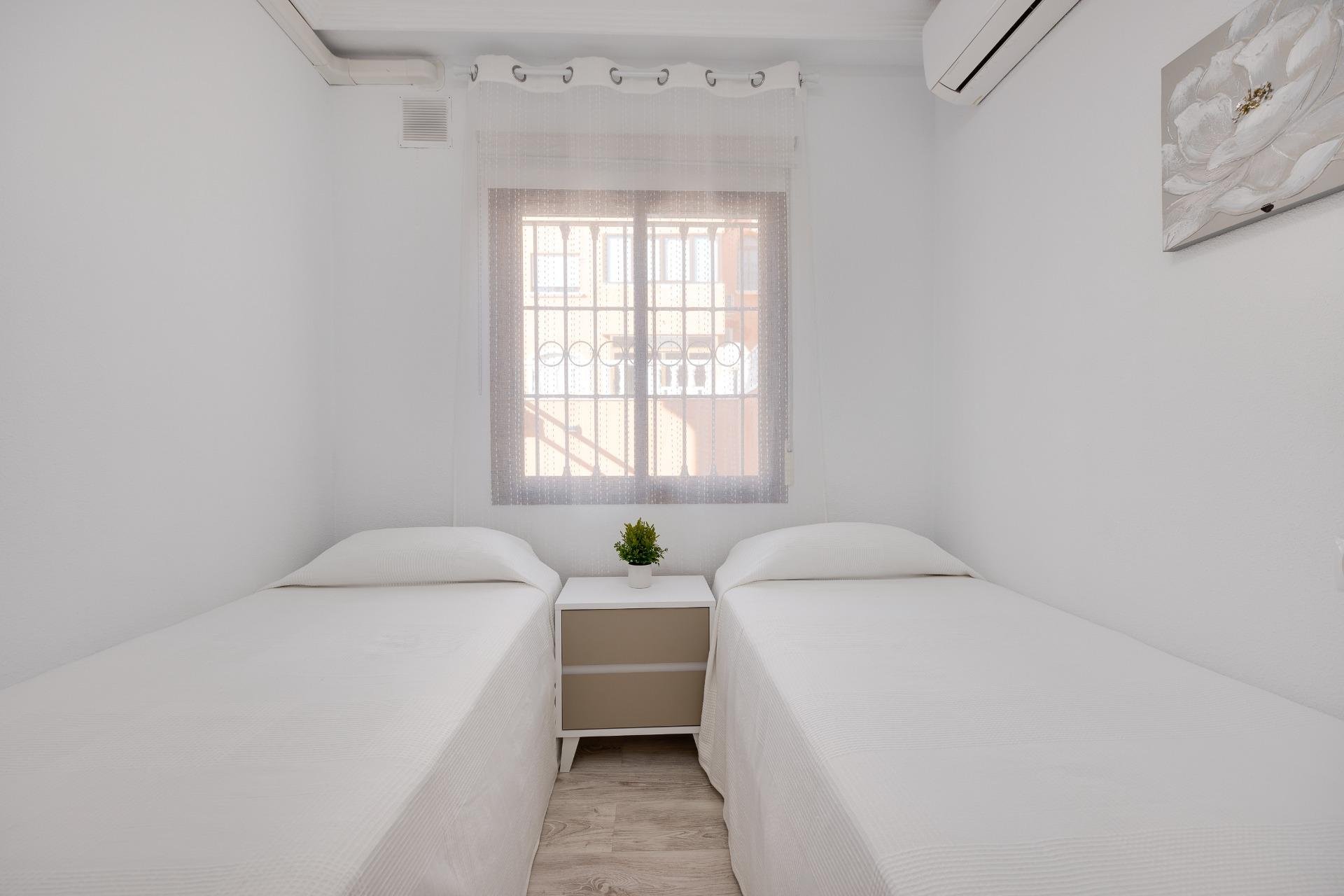 Herverkoop - Bungalow -
Torrevieja - Aguas Nuevas