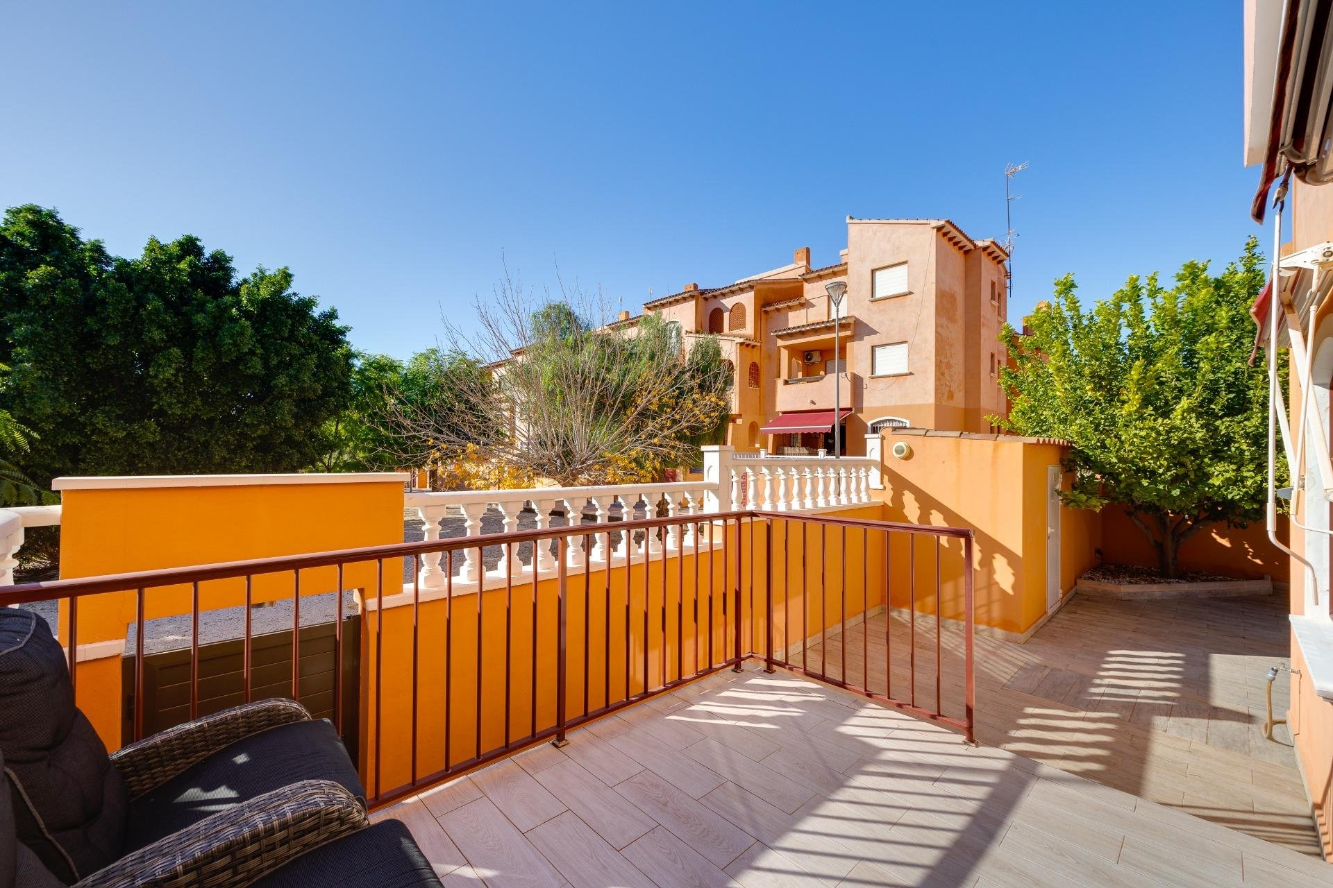 Herverkoop - Bungalow -
Torrevieja - Aguas Nuevas