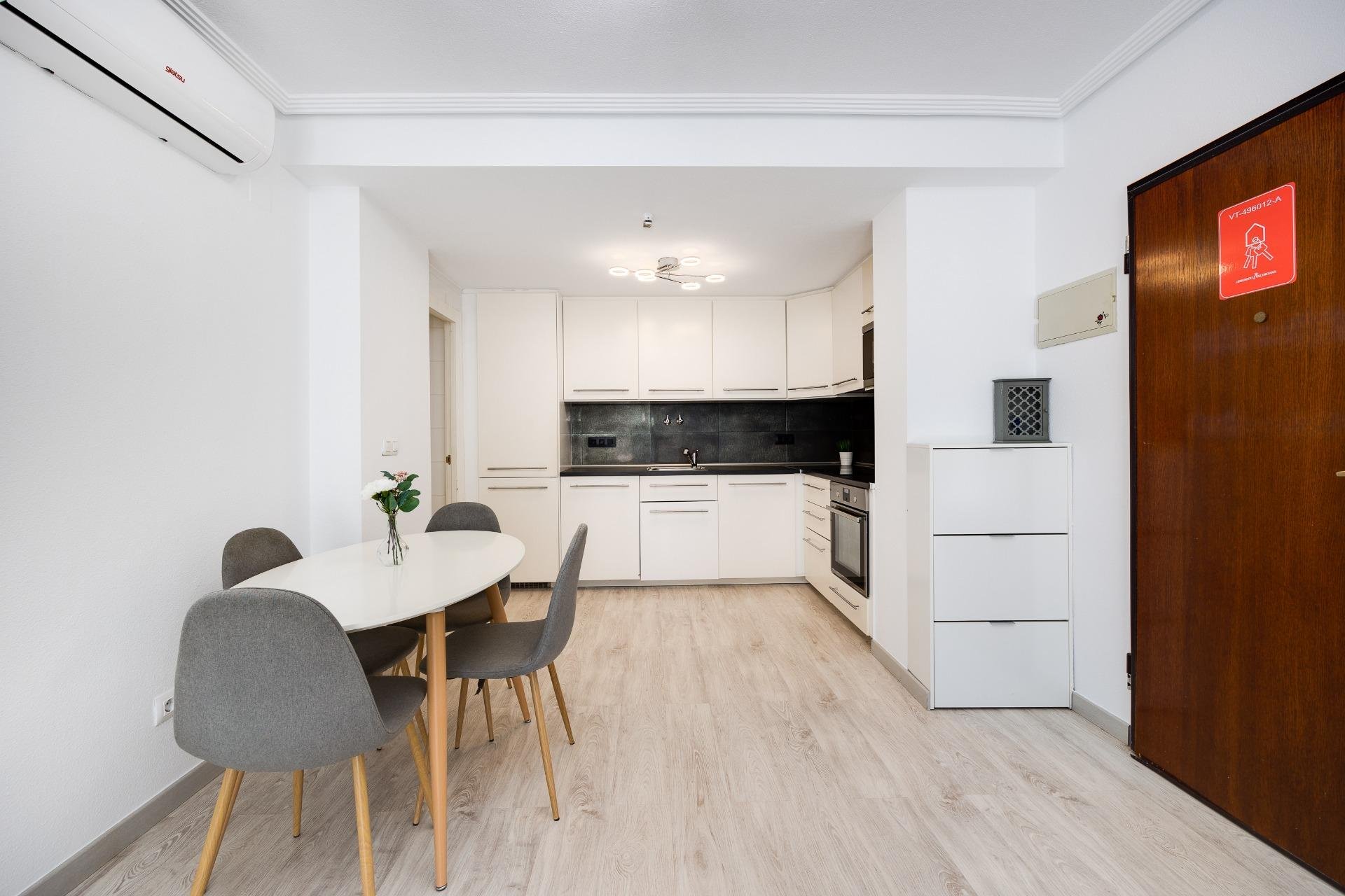 Herverkoop - Bungalow -
Torrevieja - Aguas Nuevas