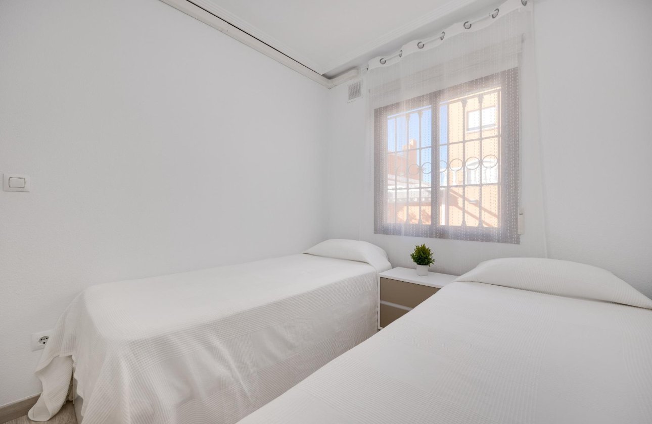 Herverkoop - Bungalow -
Torrevieja - Aguas Nuevas