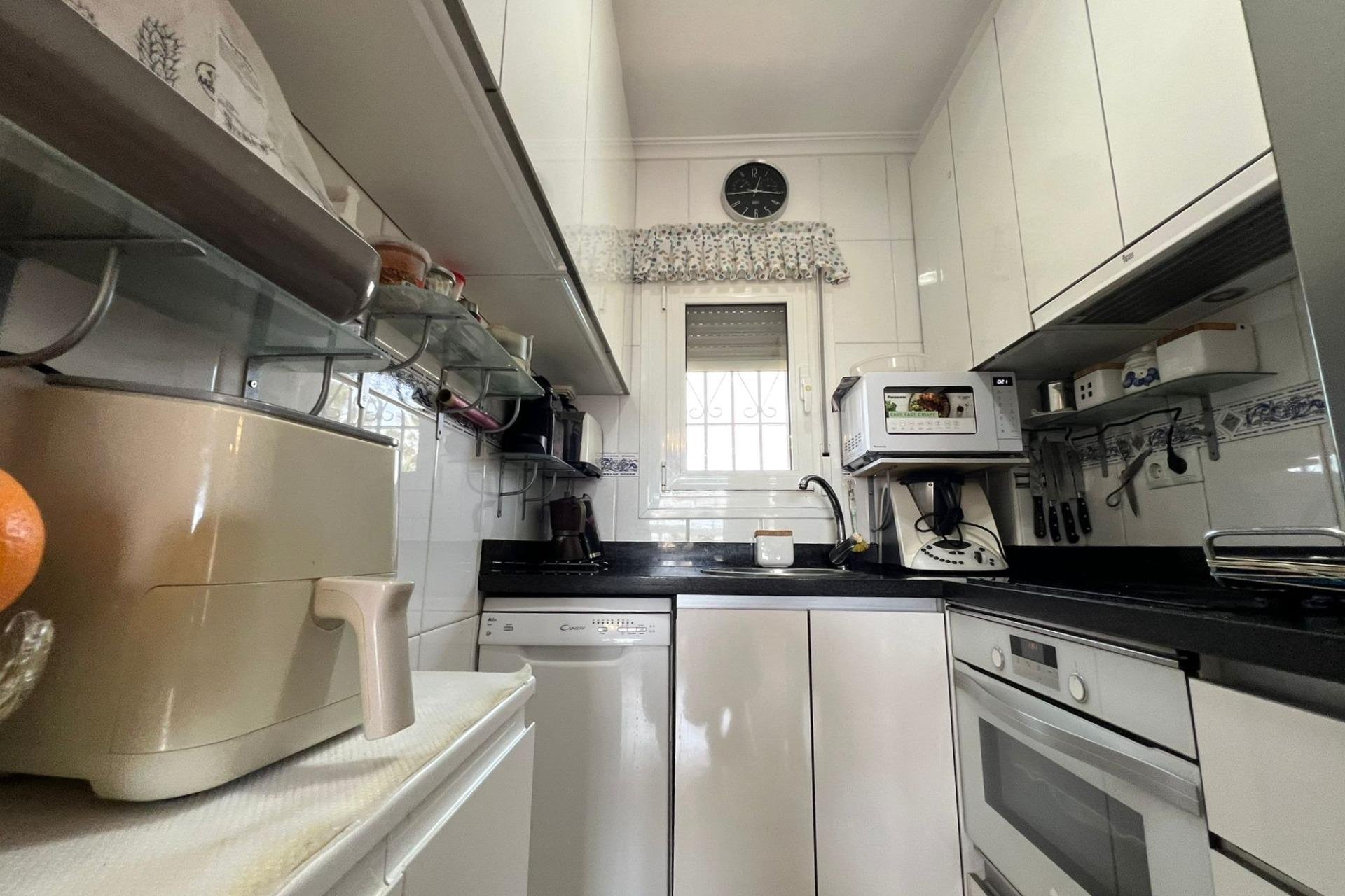 Herverkoop - Bungalow -
Torrevieja - Aguas Nuevas