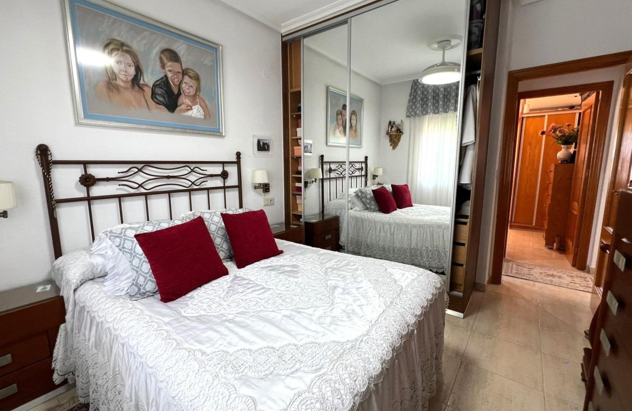 Herverkoop - Bungalow -
Torrevieja - Aguas Nuevas