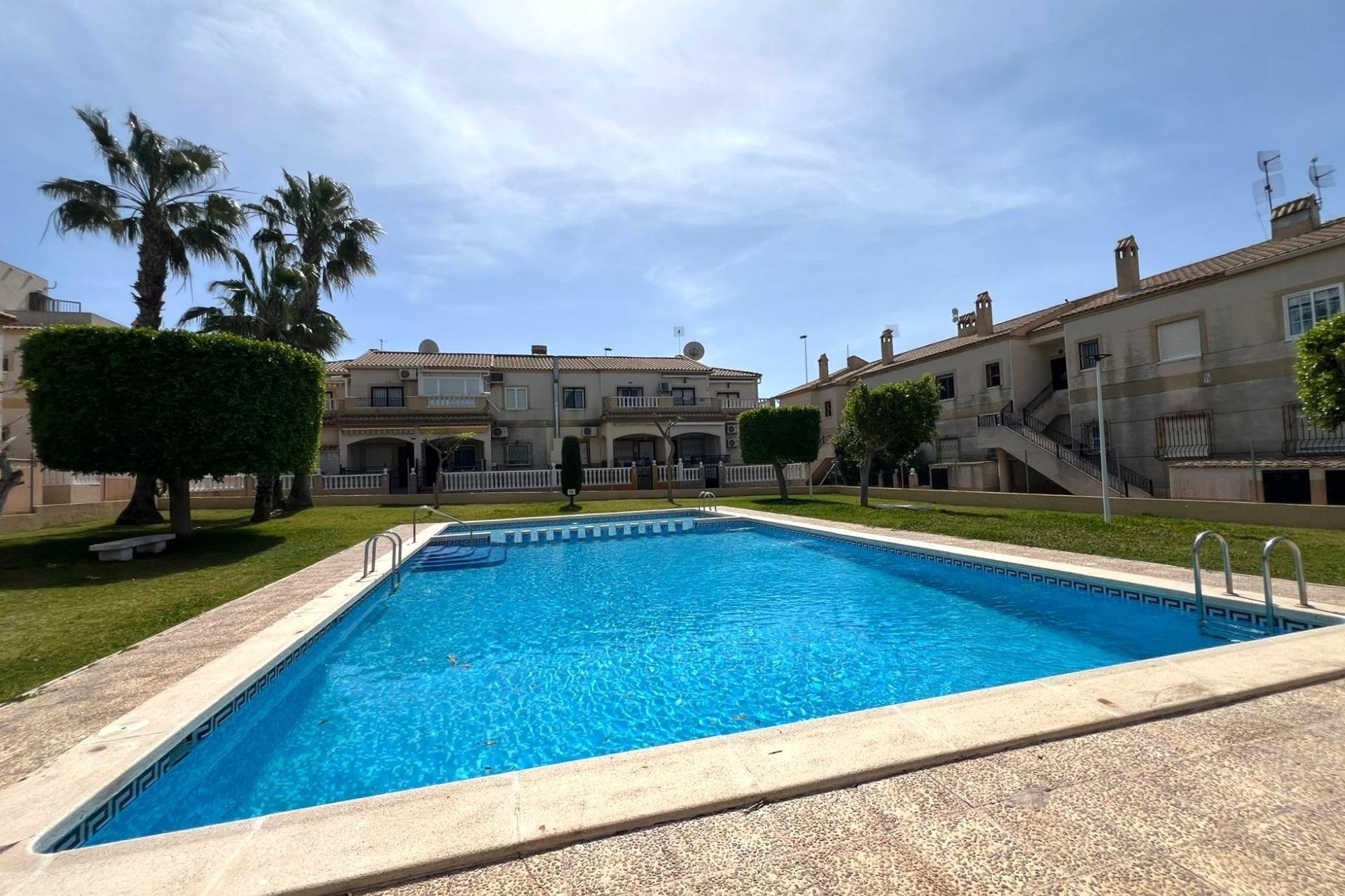 Herverkoop - Bungalow -
Torrevieja - Aguas Nuevas