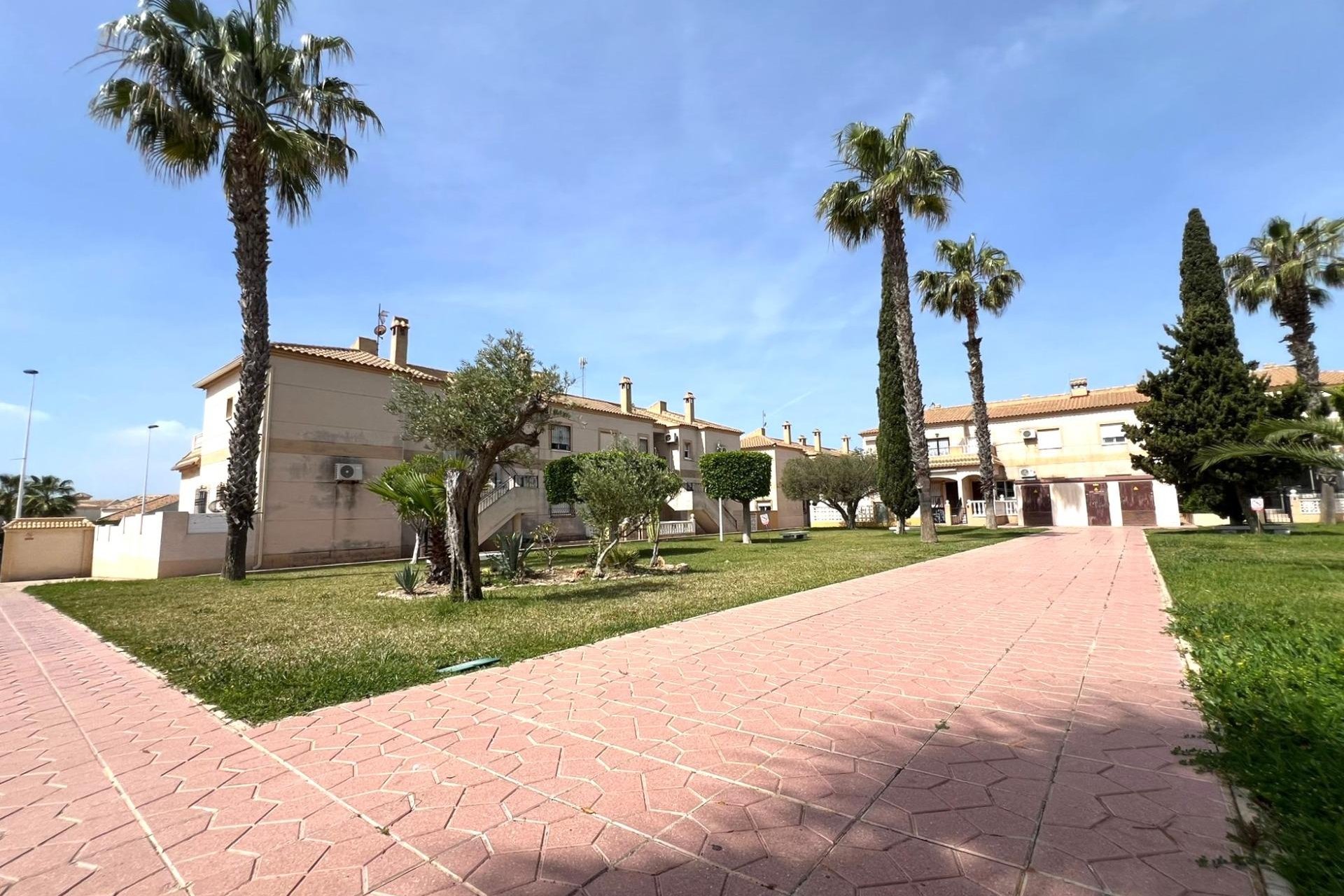 Herverkoop - Bungalow -
Torrevieja - Aguas Nuevas
