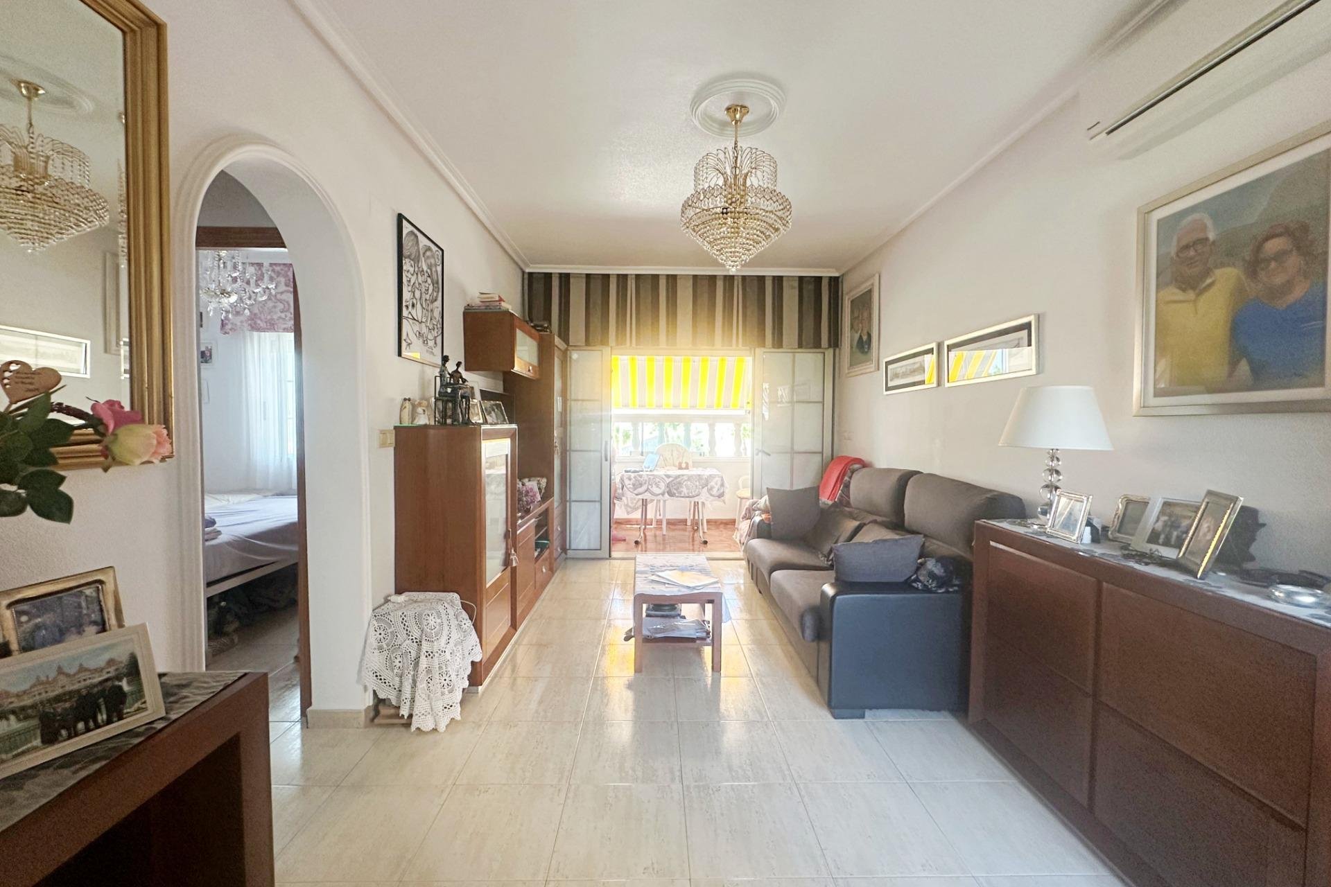 Herverkoop - Bungalow -
Torrevieja - Aguas Nuevas