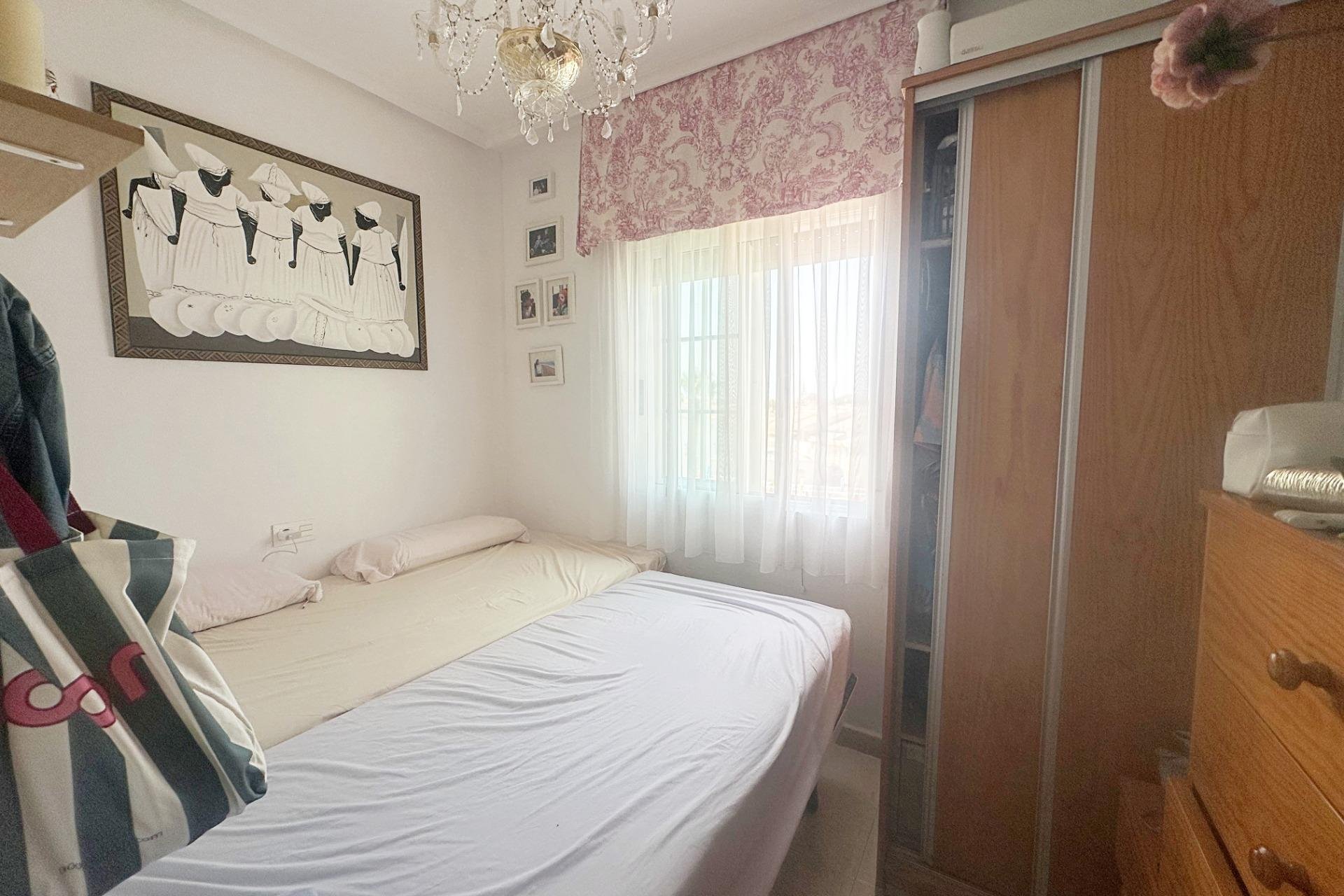 Herverkoop - Bungalow -
Torrevieja - Aguas Nuevas