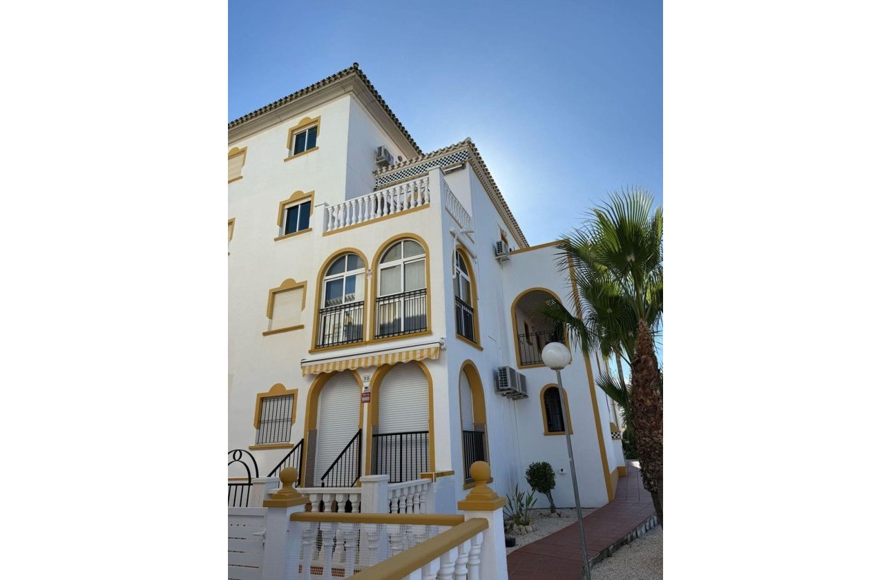 Herverkoop - Bungalow -
Torrevieja - Cañada Del Molino