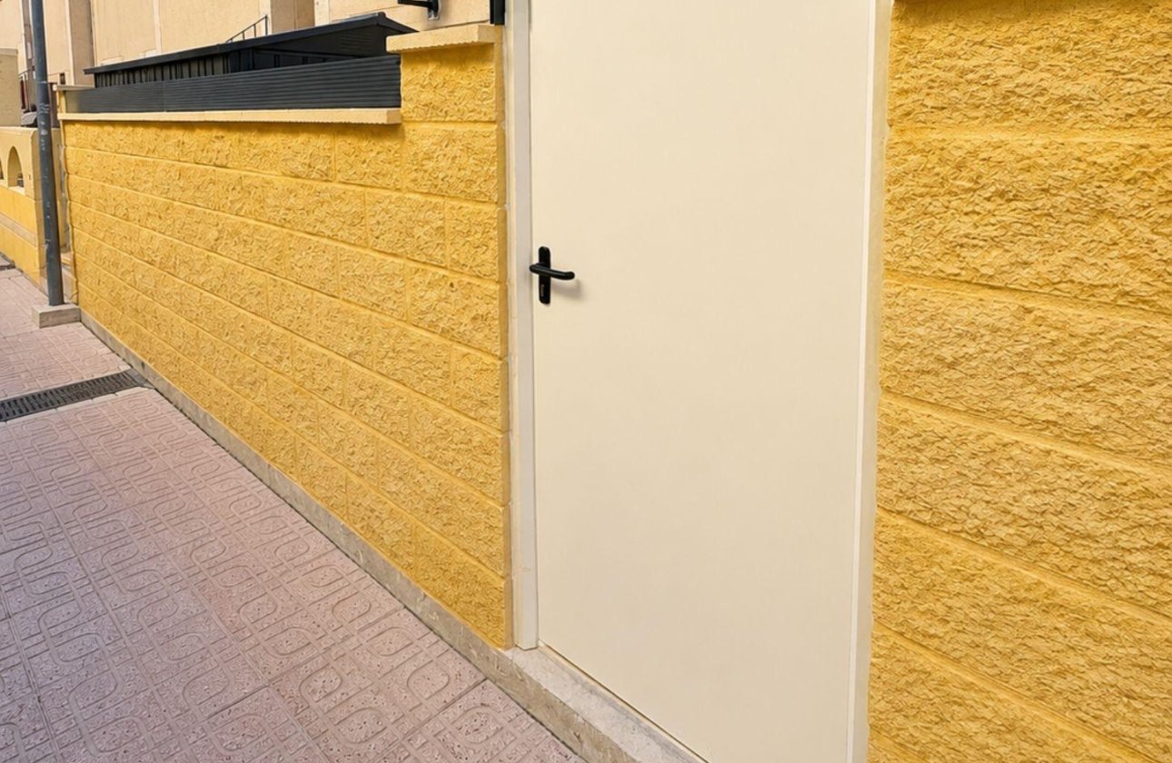 Herverkoop - Bungalow -
Torrevieja - Carrefour