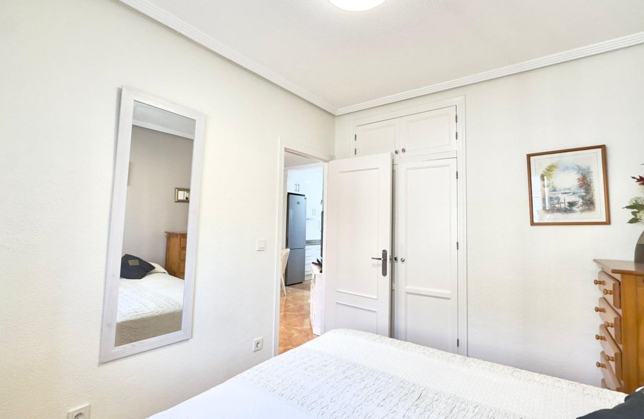 Herverkoop - Bungalow -
Torrevieja - Centro