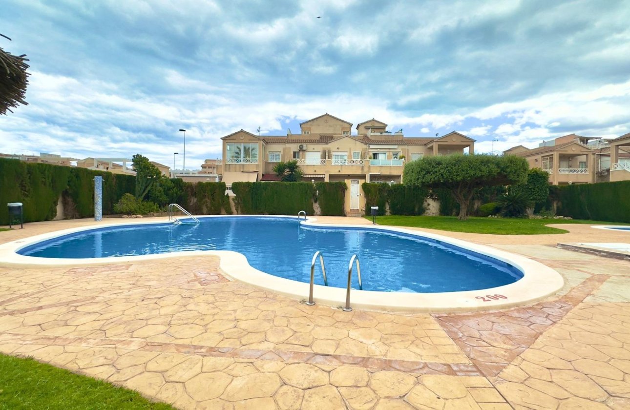 Herverkoop - Bungalow -
Torrevieja - Centro