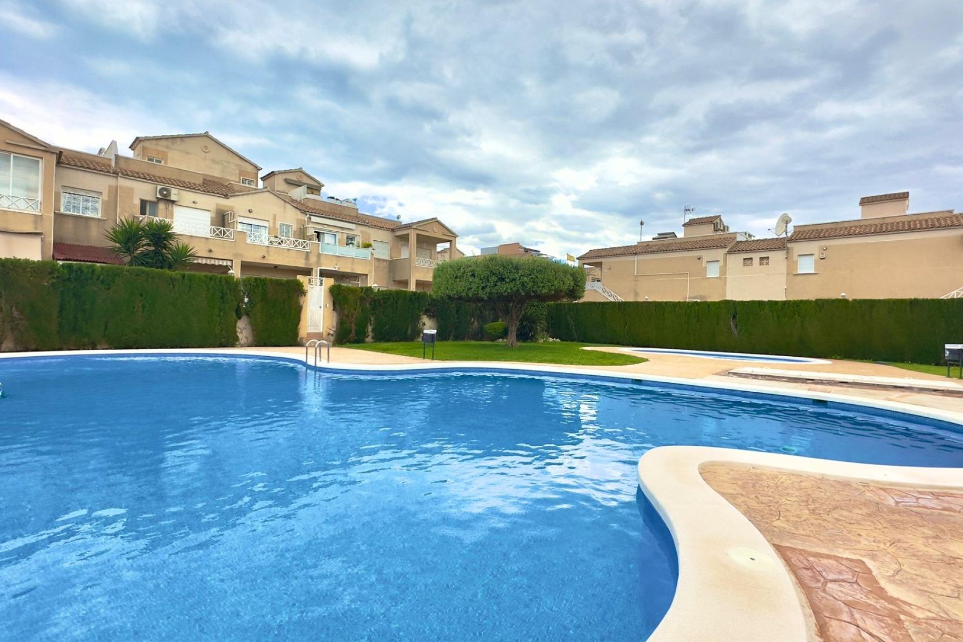 Herverkoop - Bungalow -
Torrevieja - Centro