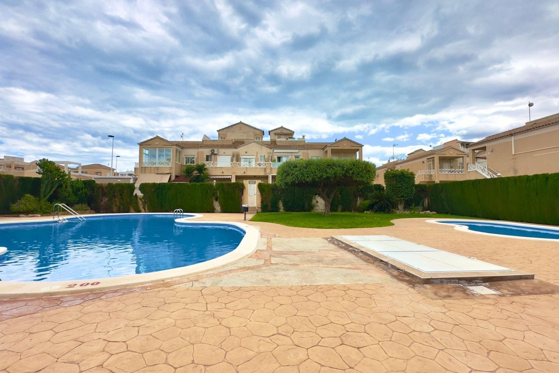 Herverkoop - Bungalow -
Torrevieja - Centro