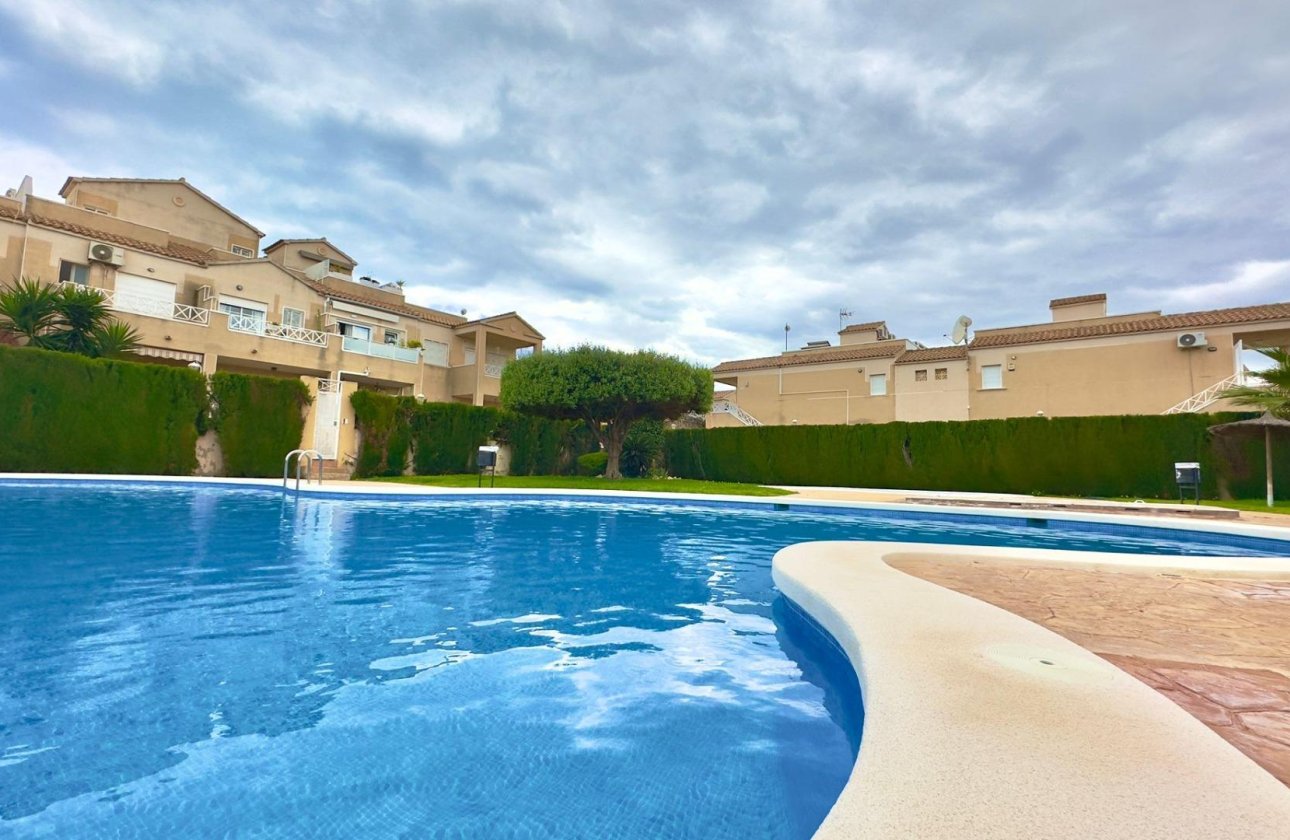 Herverkoop - Bungalow -
Torrevieja - Centro