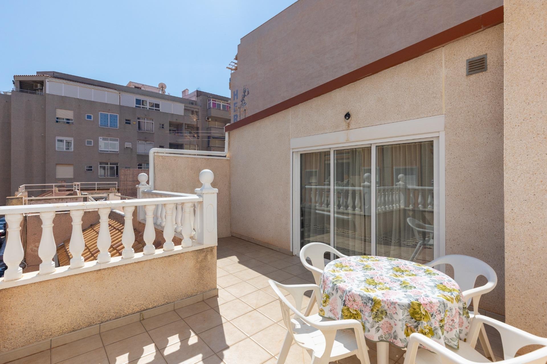 Herverkoop - Bungalow -
Torrevieja - Centro