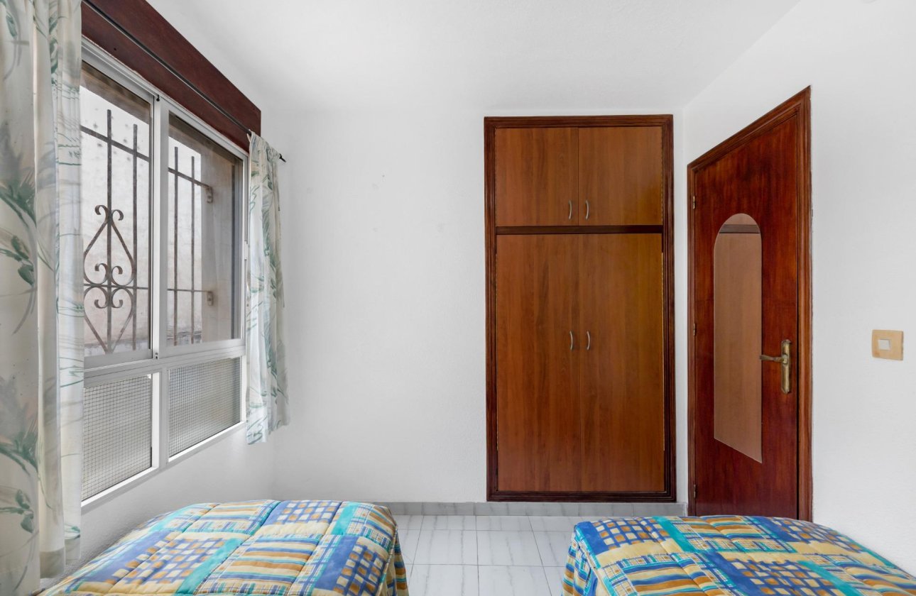 Herverkoop - Bungalow -
Torrevieja - Centro