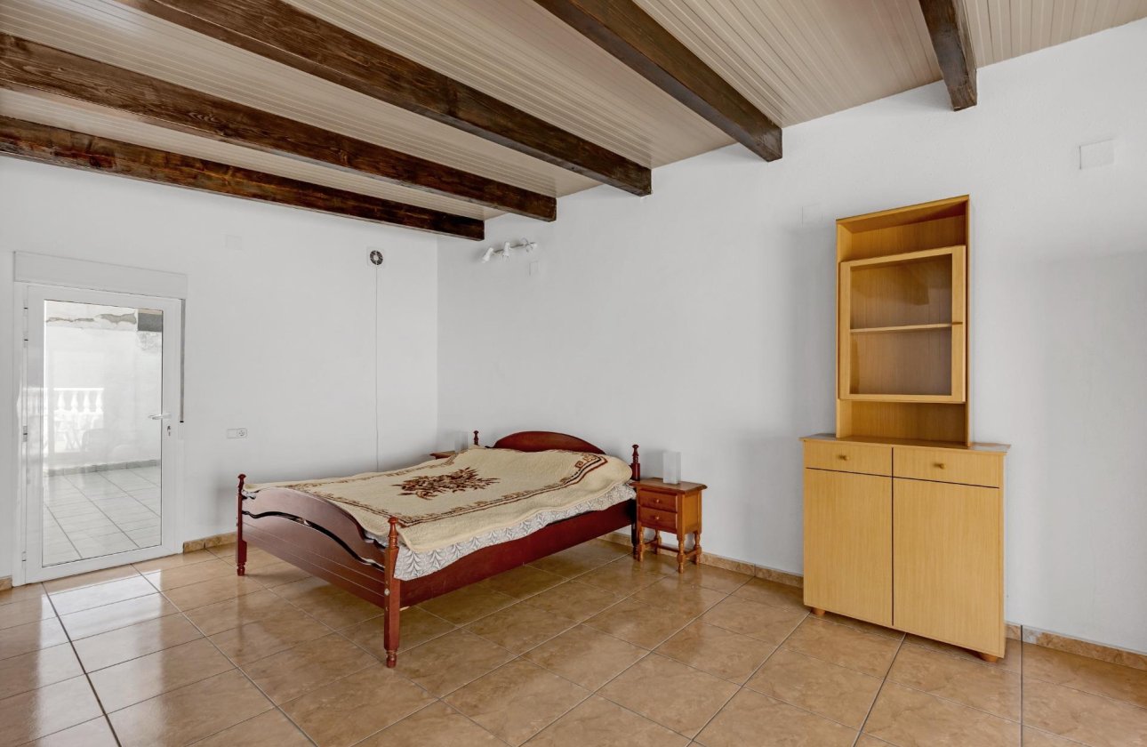 Herverkoop - Bungalow -
Torrevieja - Centro