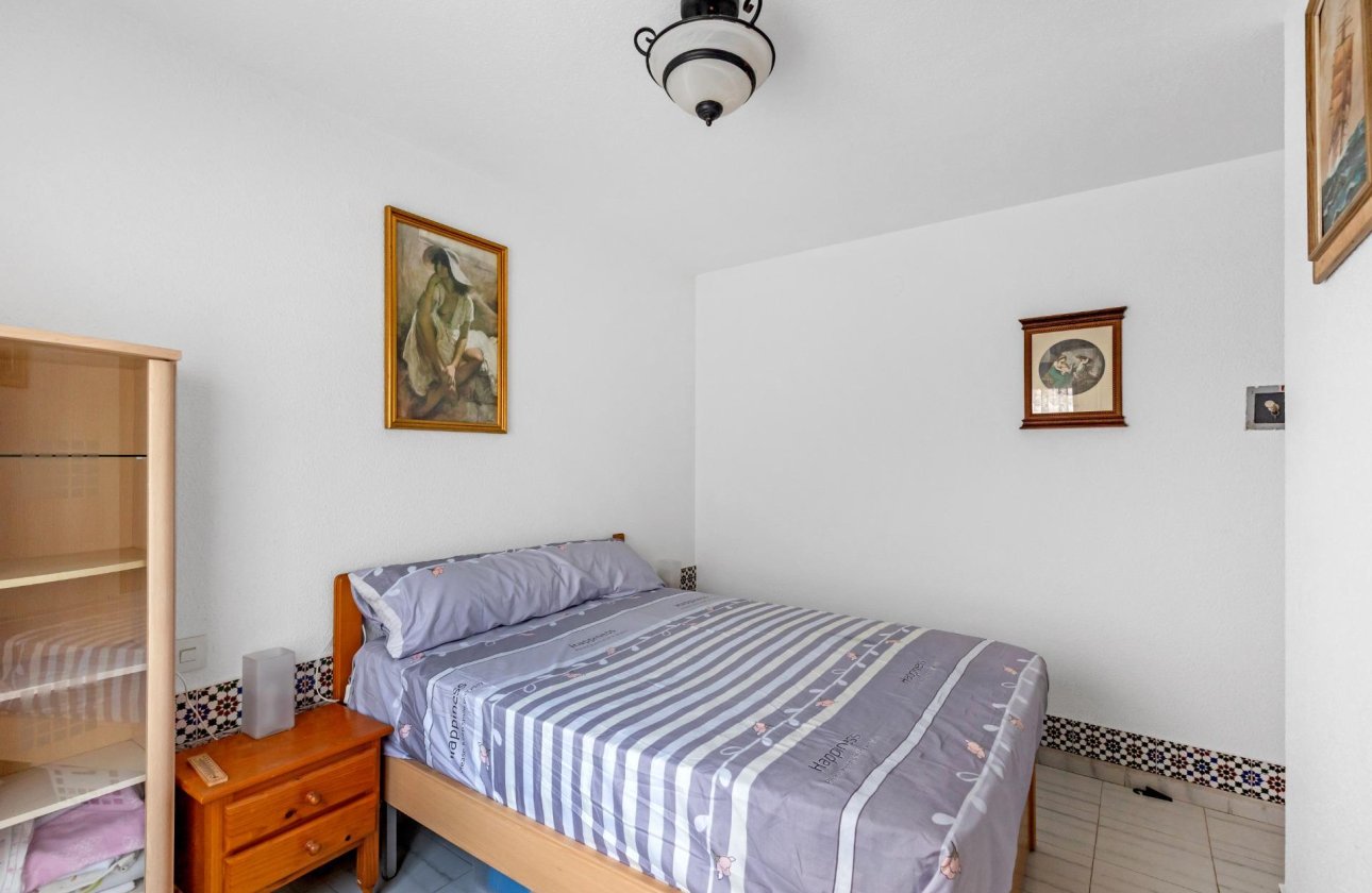 Herverkoop - Bungalow -
Torrevieja - Centro