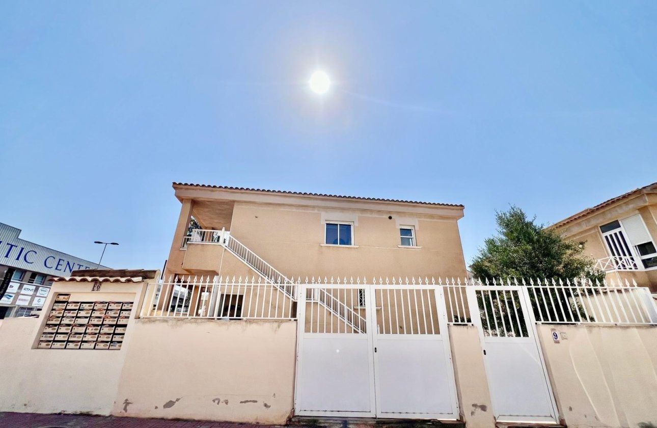 Herverkoop - Bungalow -
Torrevieja - Centro